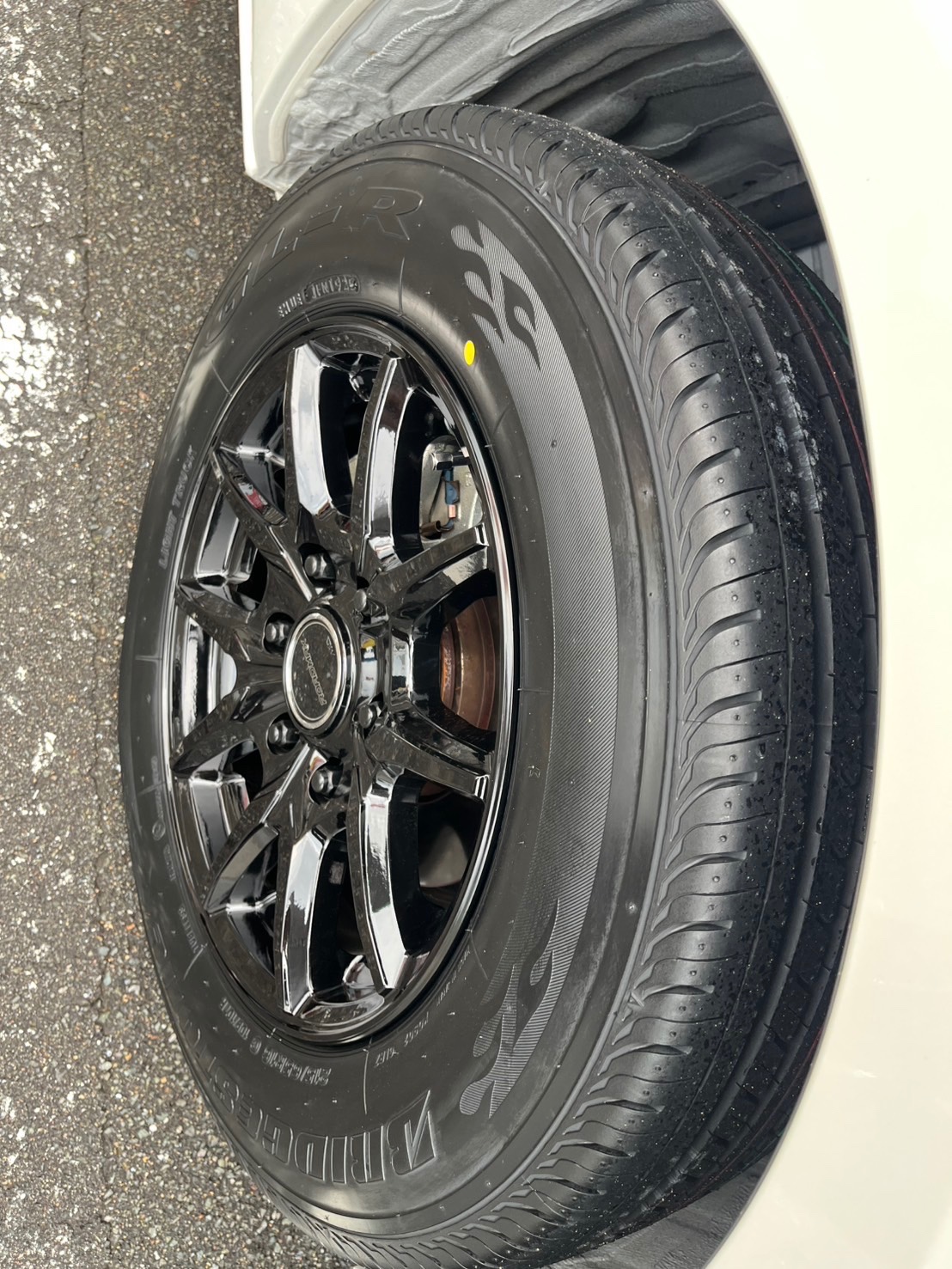 MAD CROSS | 株式会社タイヤスクエアミツヤ ハイエース マッドクロスMX