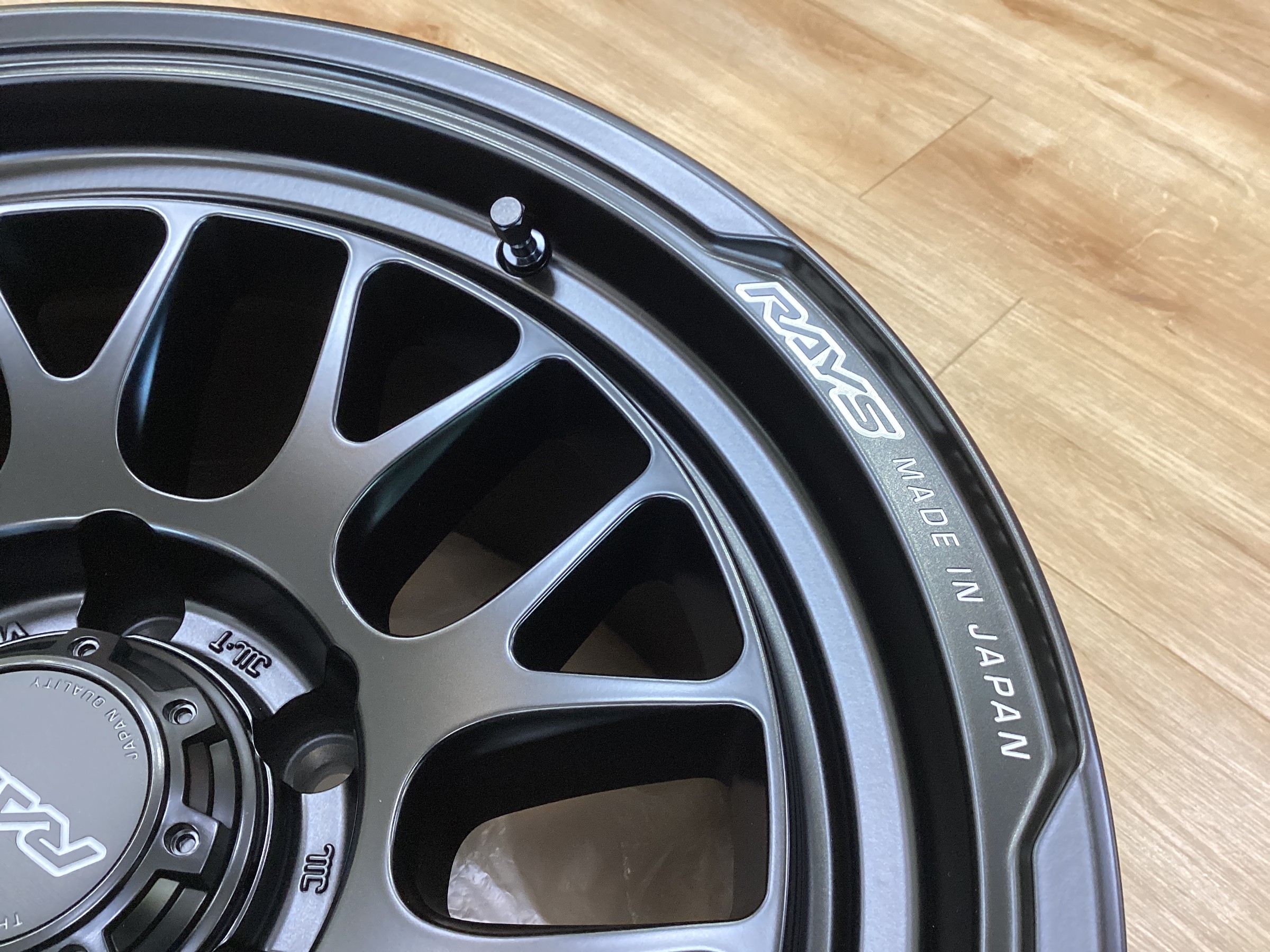 人気ホイールの新モデルをご紹介！RAYS【HOMURA 2x9 L-RA