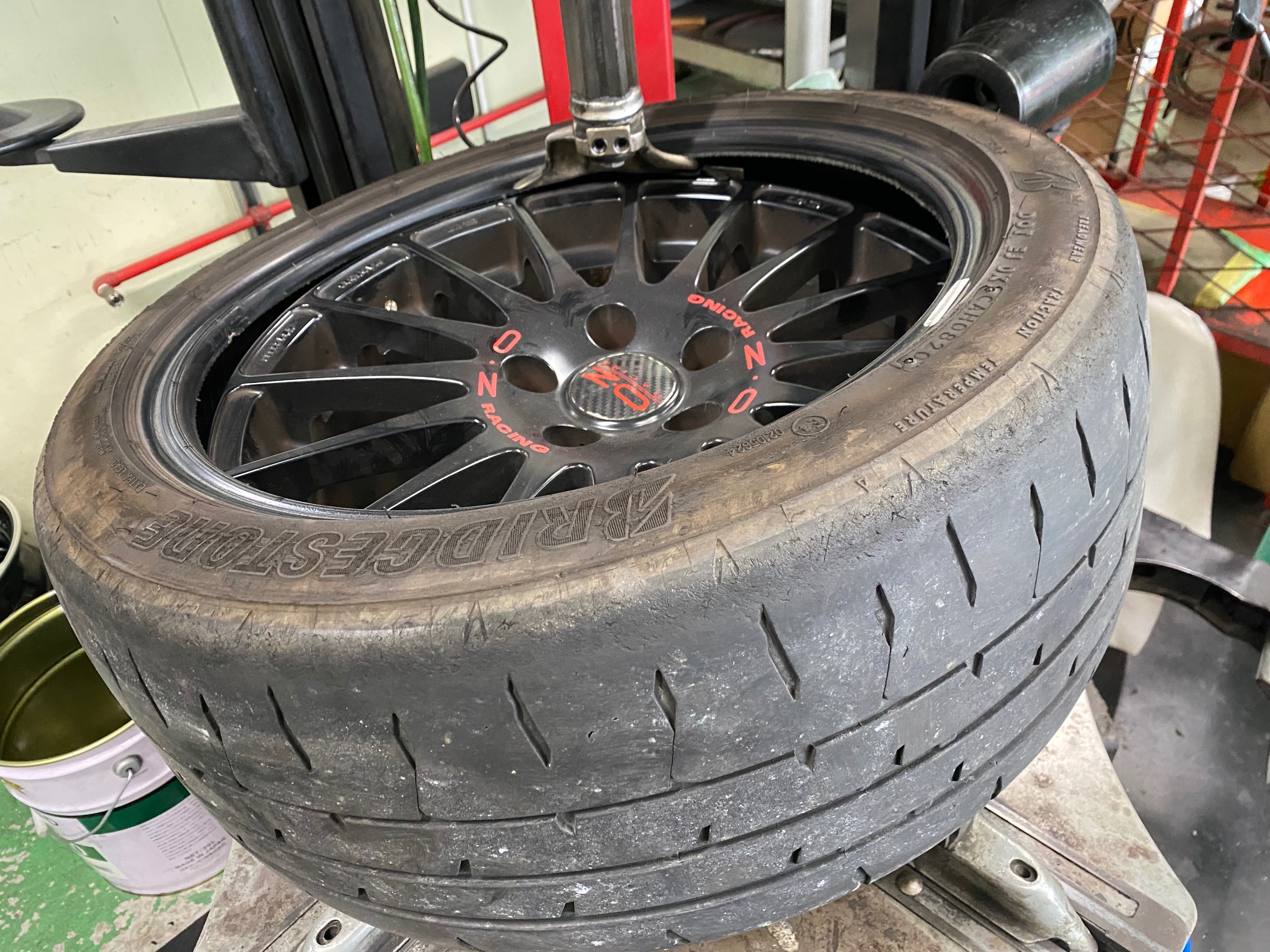 　　ブリヂストン　タイヤ館下松　タイヤ交換　アルミホイール　オイル交換　バッテリー交換　ワイパー交換　エアコンフィルター交換　アライメント調整　国産車　輸入車　下松市　周南市　徳山　柳井　熊毛　光　玖珂　周東　　