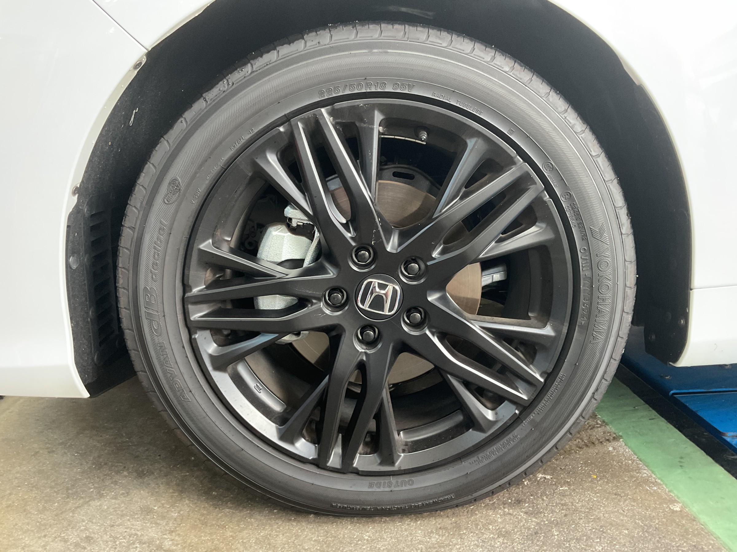 タイヤ館三原　ホイール取付