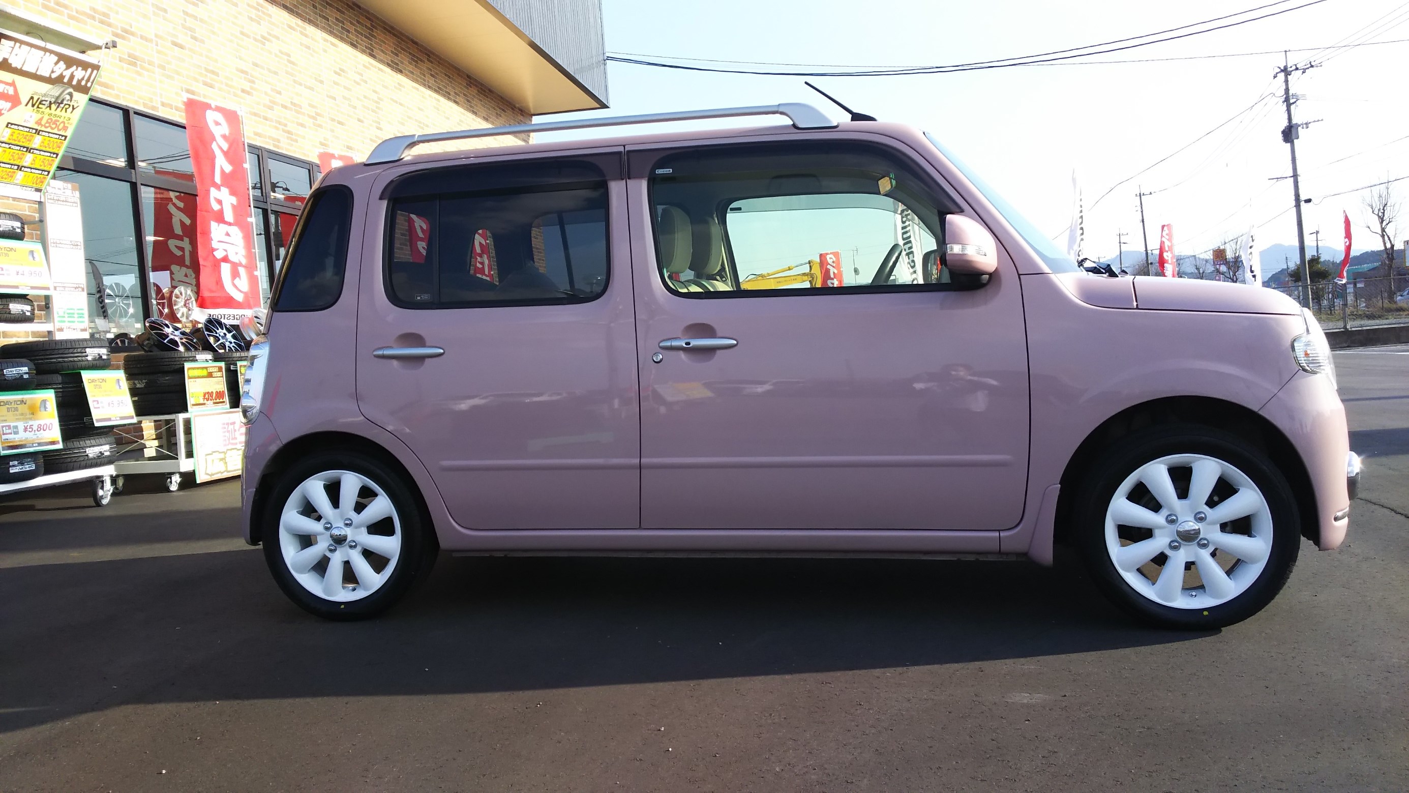 ダイハツ ミラココア ララ パーム Kc8 15 5 0 Gr レジェーラ 165 55r15 タイヤ ホイールご成約ありがとうございます ダイハツ ミラココア ホイール タイヤ ホイール関連 タイヤ ホイール交換 サービス事例 タイヤ館 飯塚 タイヤからはじまる トータル