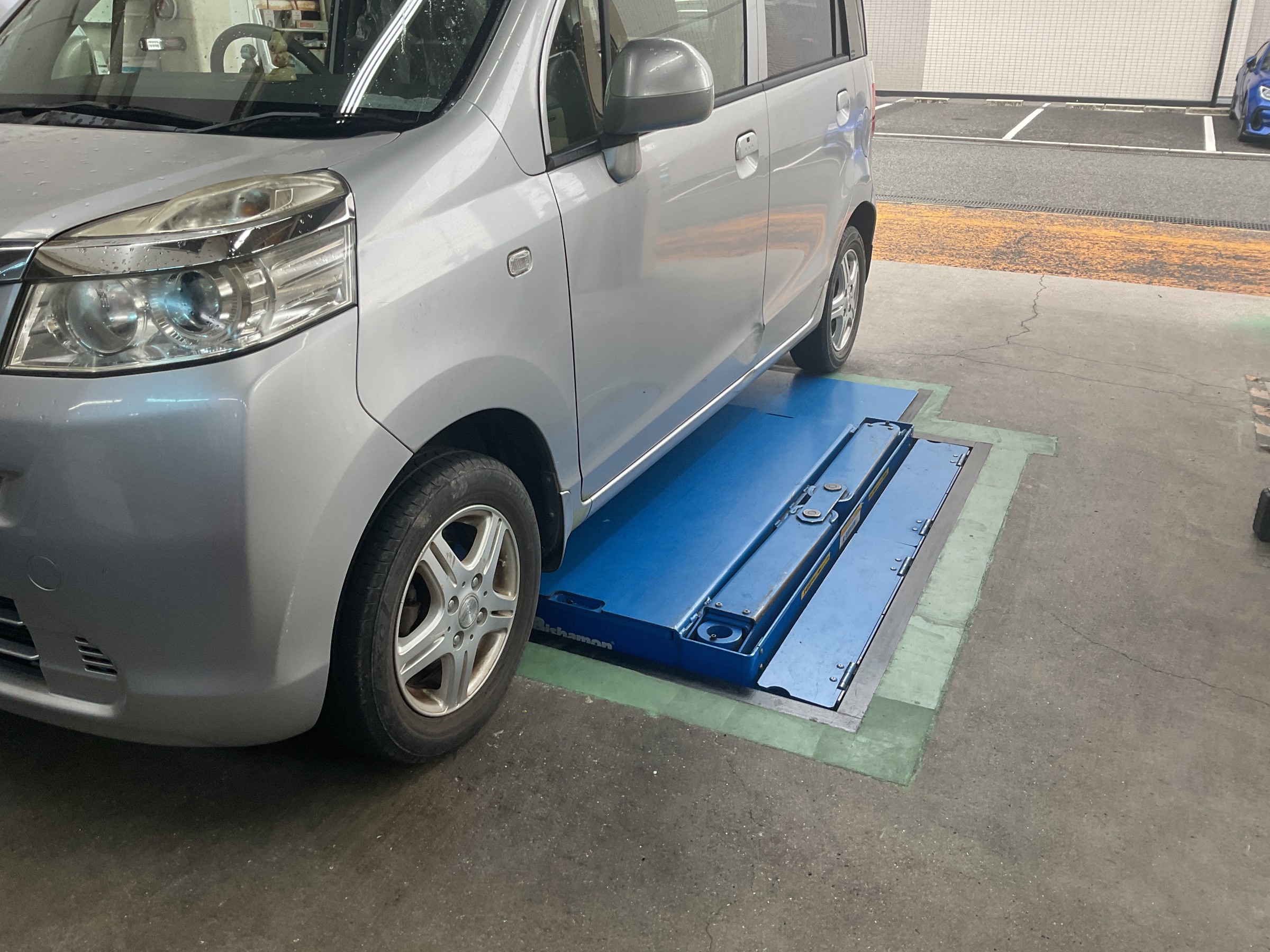 タイヤ館三原　タイヤ交換