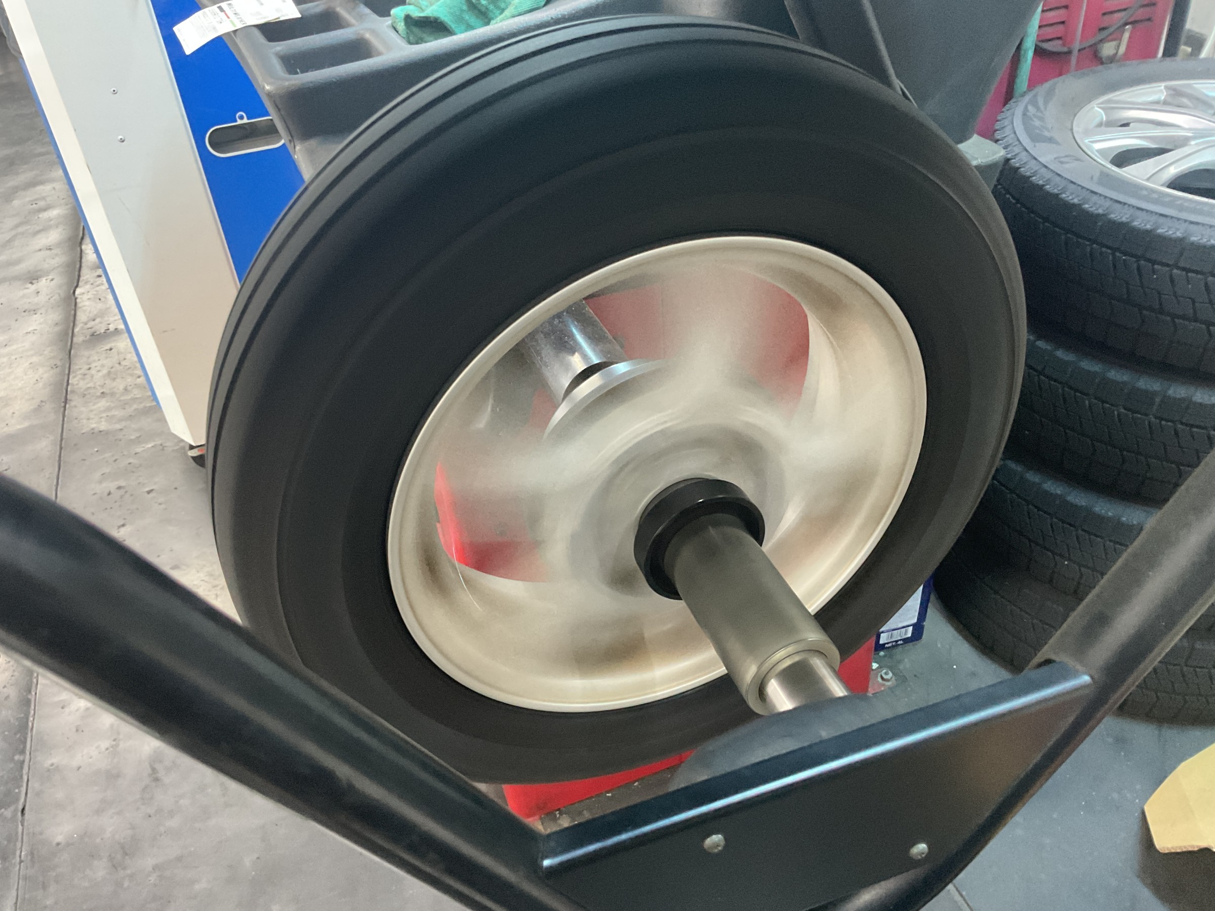 タイヤ交換　タイヤ館三原