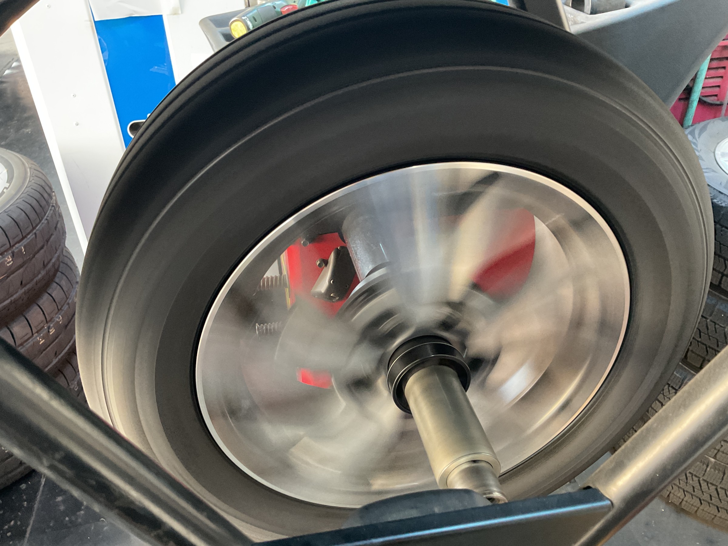 タイヤ交換　タイヤ館三原