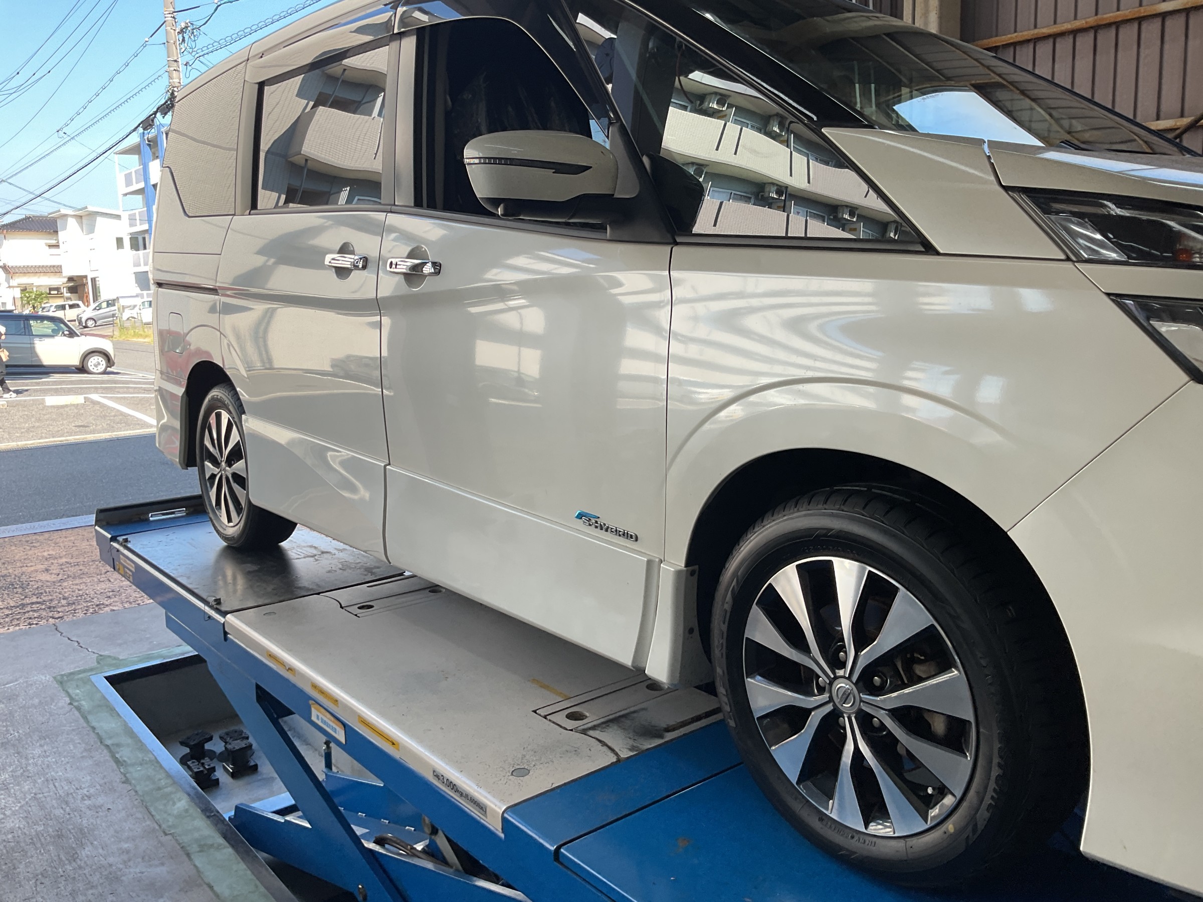 タイヤ交換　タイヤ館三原