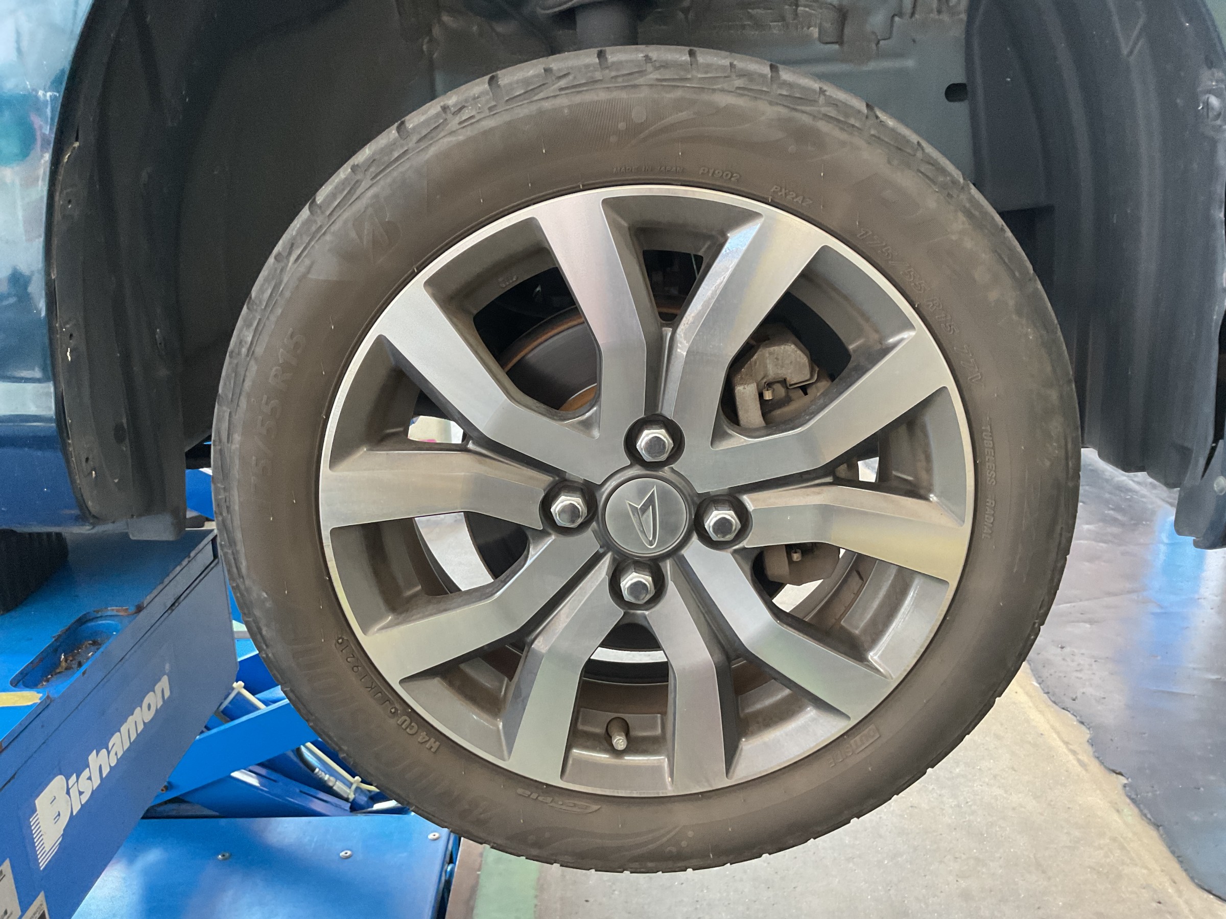 タイヤ館三原　タイヤ交換