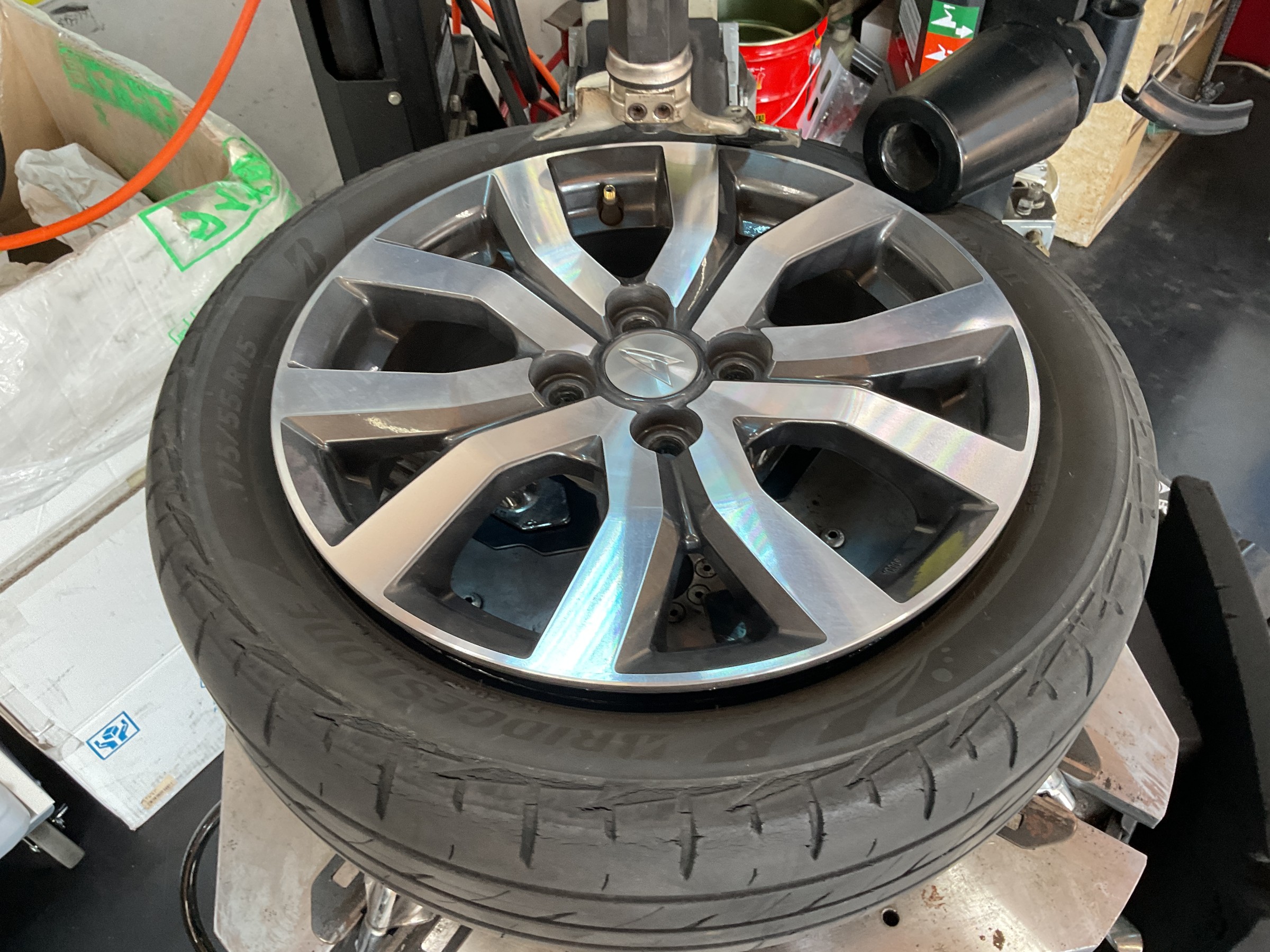 タイヤ交換　タイヤ館三原