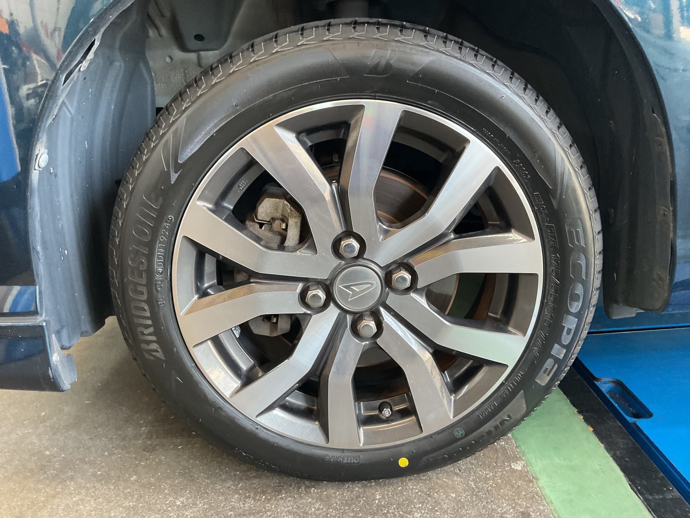 タイヤ交換　タイヤ館三原