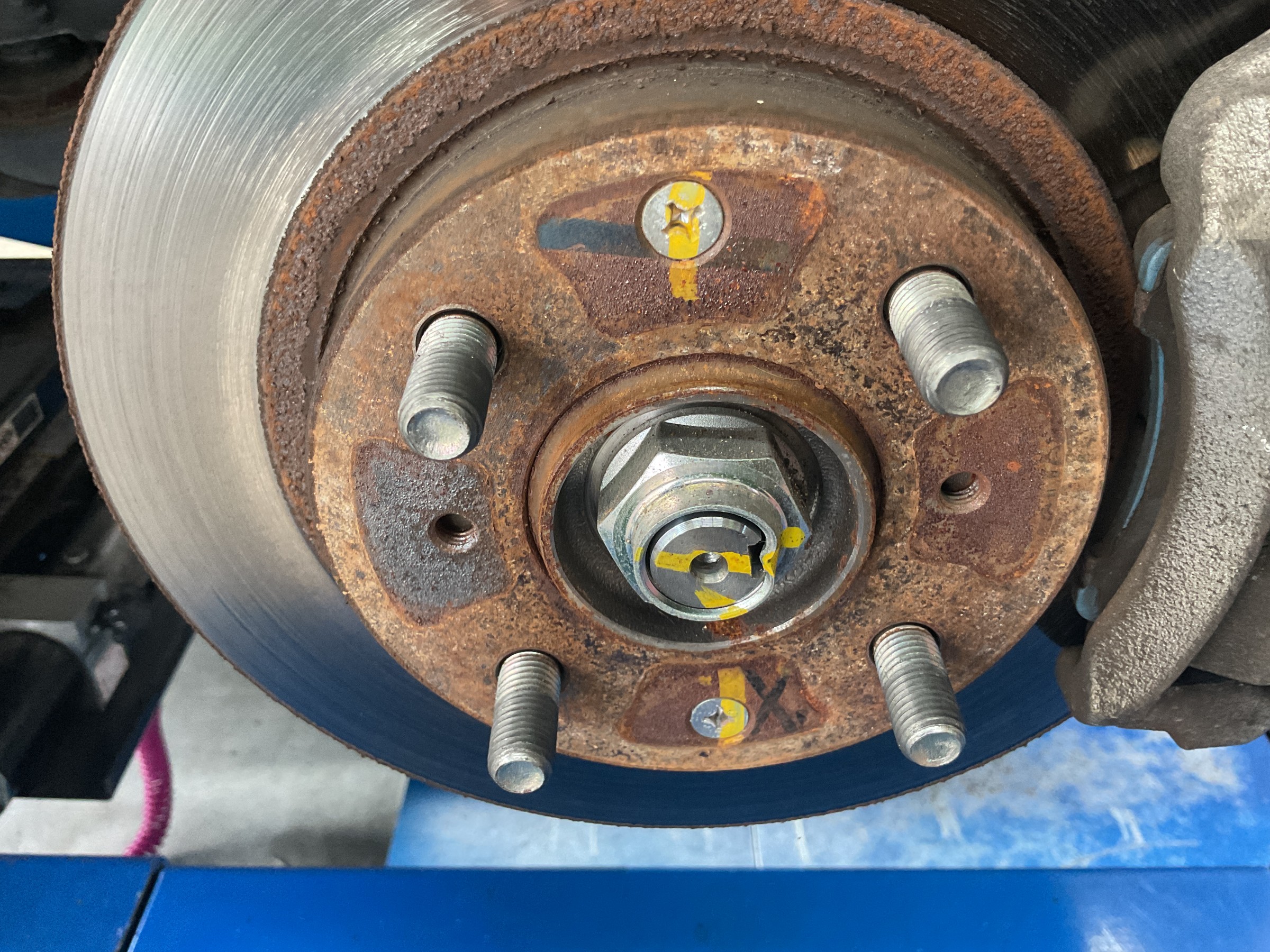 タイヤ交換　タイヤ館三原