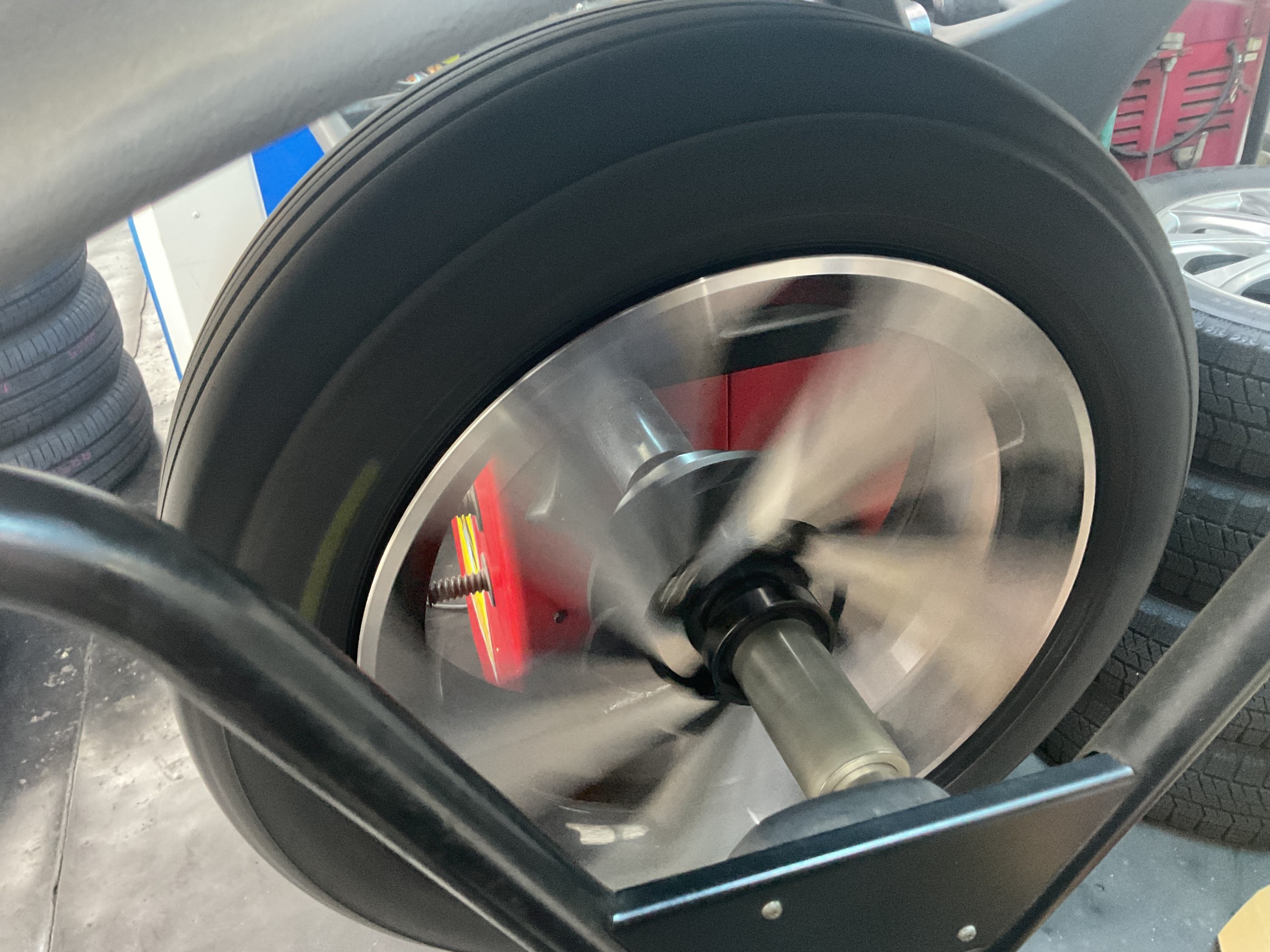 タイヤ交換　タイヤ館三原