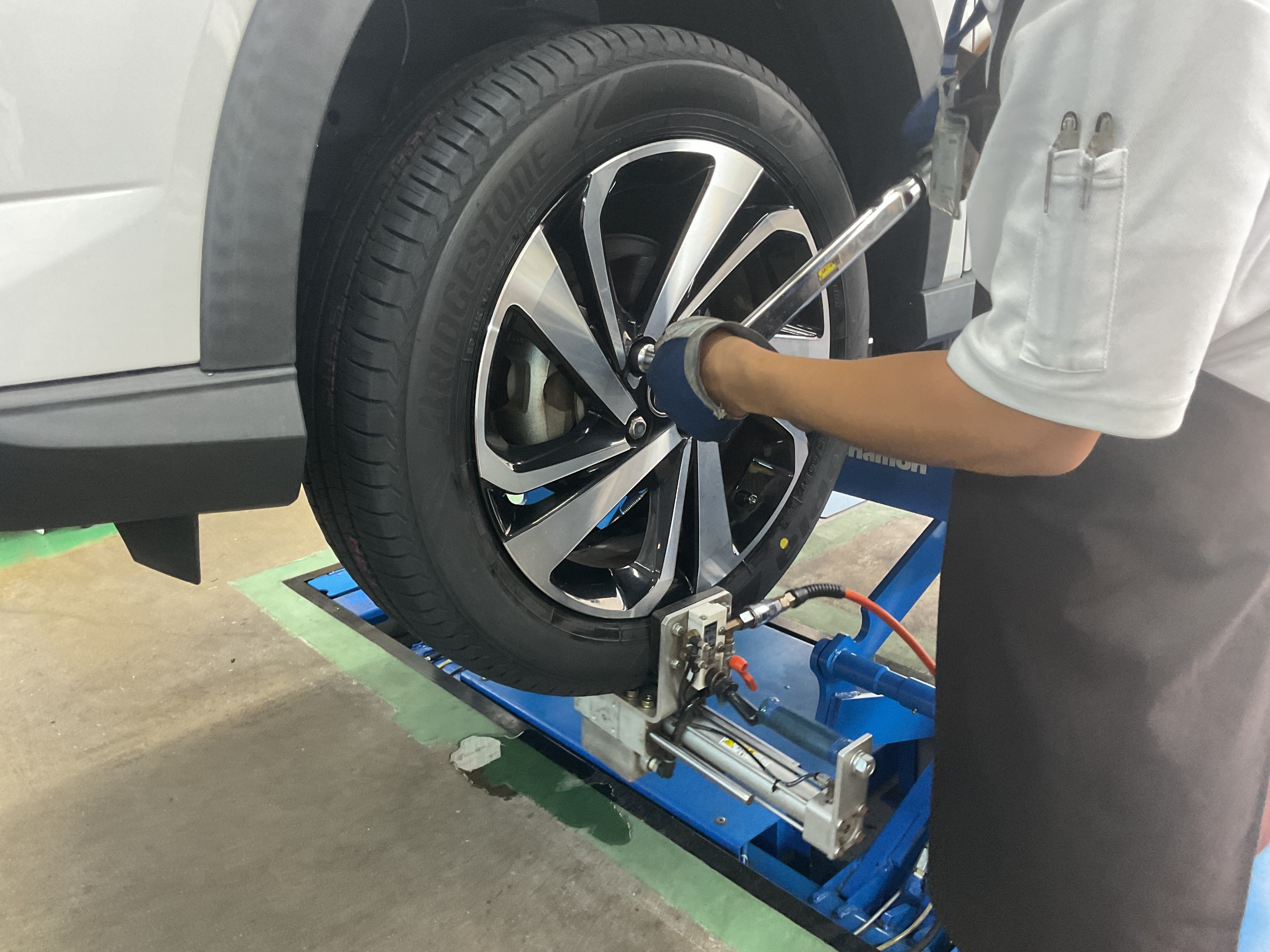 タイヤ館三原　タイヤ交換