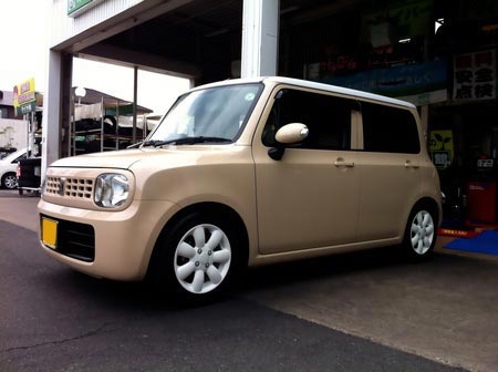 ラパンに車高調取り付けです サービス事例 タイヤ館 香芝 奈良県のタイヤからはじまる トータルカーメンテナンス タイヤ館グループ