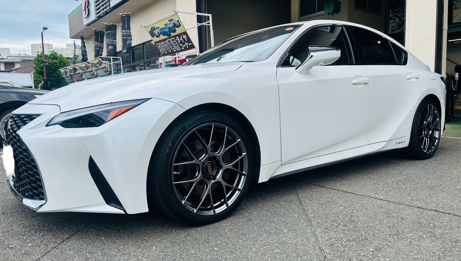 レクサスIS ホイール取り付け | 店舗おススメ情報 | タイヤ館