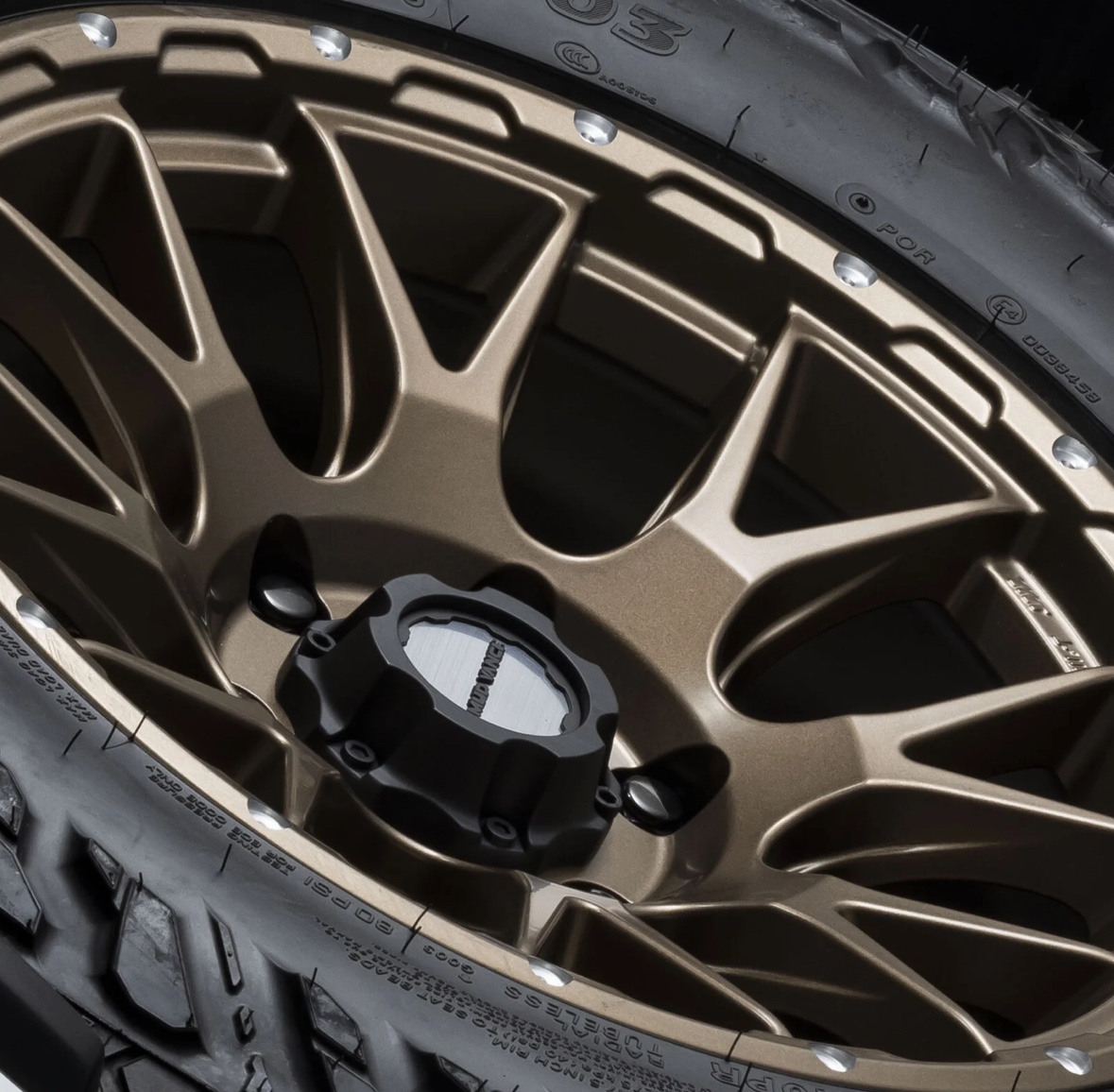 日産エクストレイルにWEDS MUDVANCE08 と ブリザックVRX3装着しました