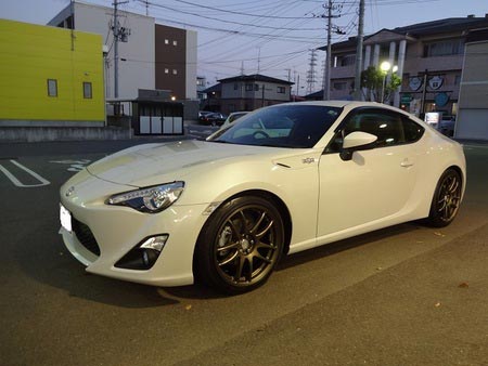 話題のトヨタ86にワークエモーション「極」を装着！ | 店舗おススメ