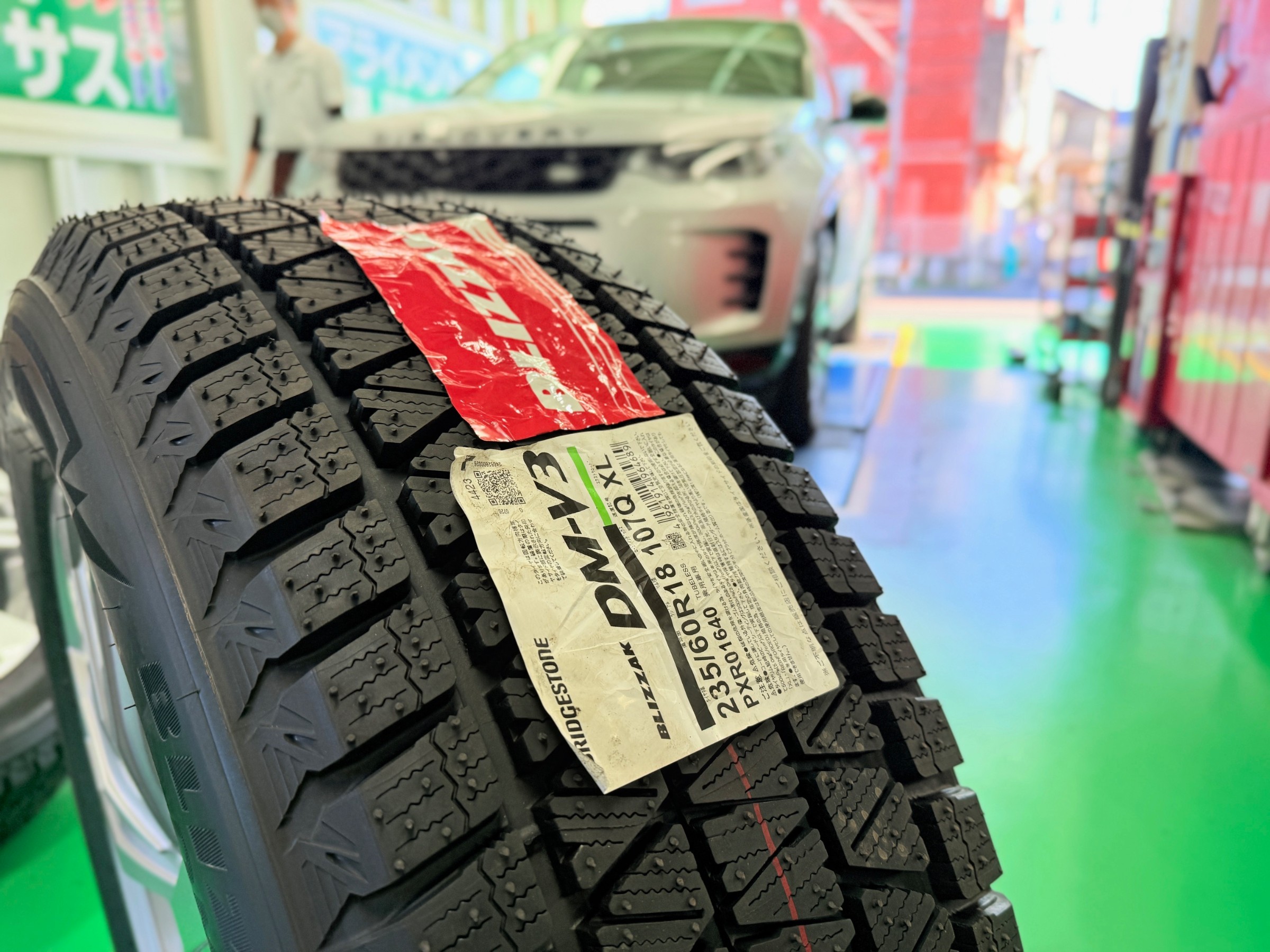 ランドローバーディスカバリー３純正　１８インチ　スタッドレスタイヤ付き ランドローバー ディスカバリー3のスタッドレスタイヤ｜タイヤサイズ