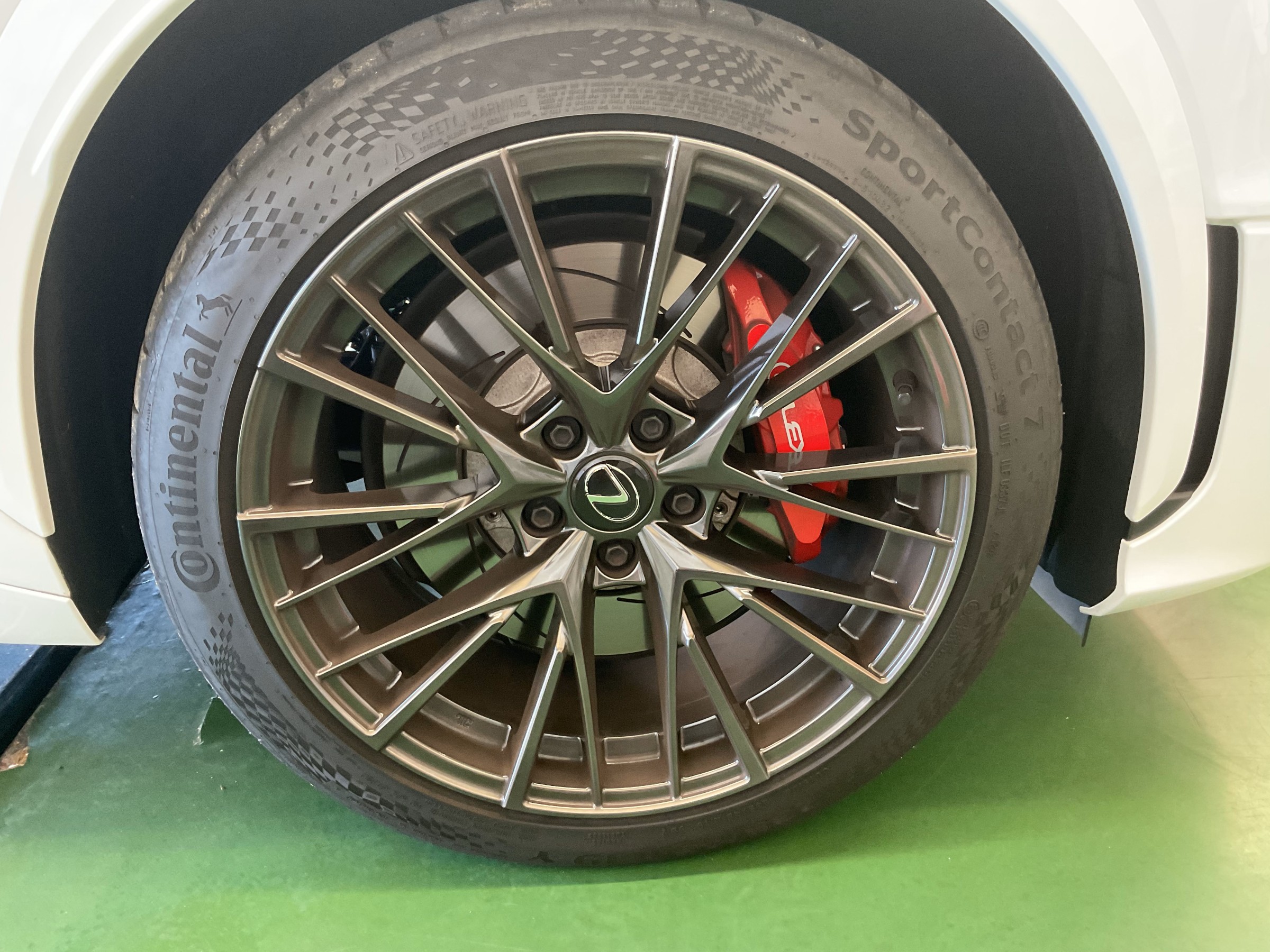 リシアンサス（Bグレ） レイズ、『G025 SZエディション』（限定仕様）、レクサス『LBX