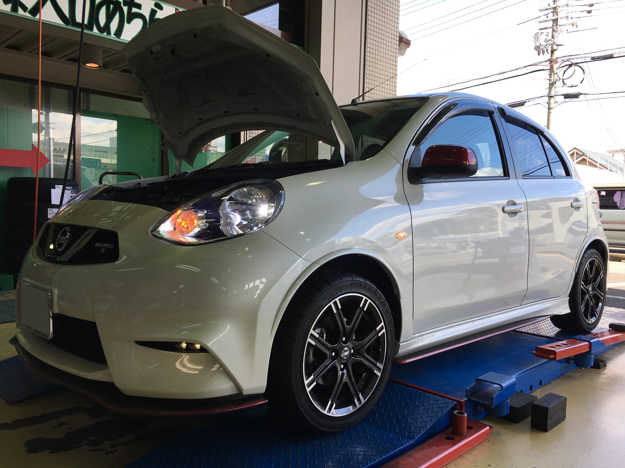 マーチニスモ 車高調取付 ライト関係フルｌｅｄ化 日産 マーチ その他 パーツ取付 サスペンション取付 サービス事例 タイヤ館 奈良 奈良県のタイヤ カー用品ショップ タイヤからはじまる トータルカーメンテナンス タイヤ館グループ