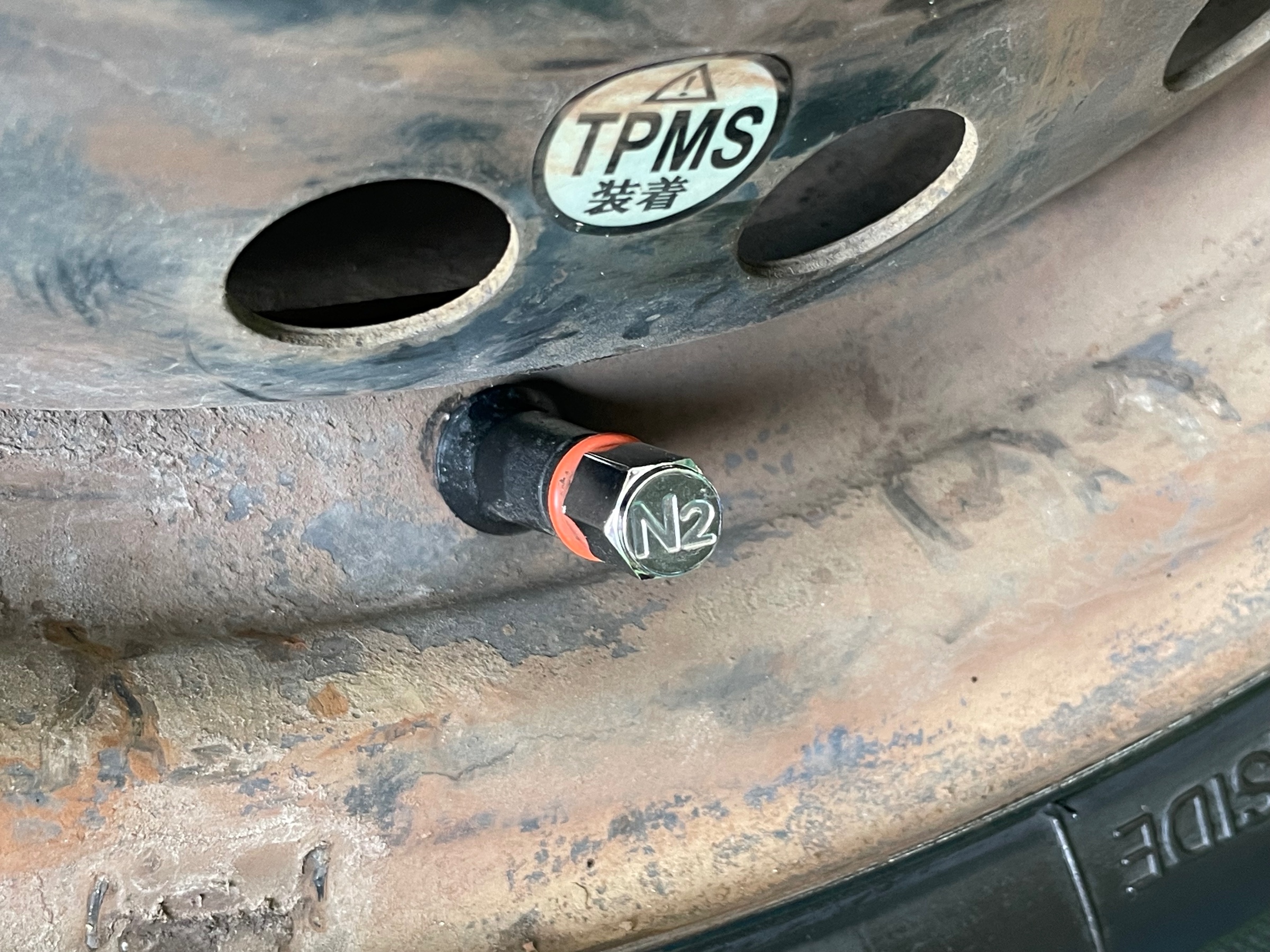 タイヤ館土山 ダイハツ ミラココア L675S　タイヤ交換・TPMSセンサーバルブ交換