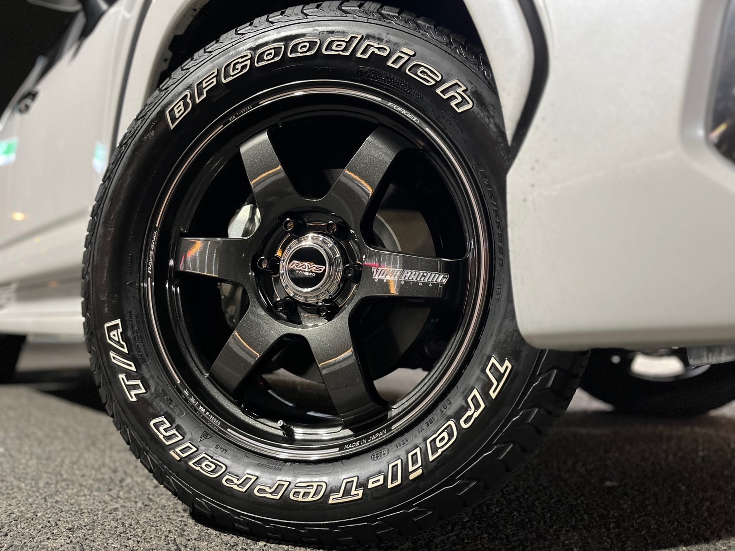 ランクルにRAYS TE37 Ultra LARGE P.C.D. 装着！ハイパワーSUVのための