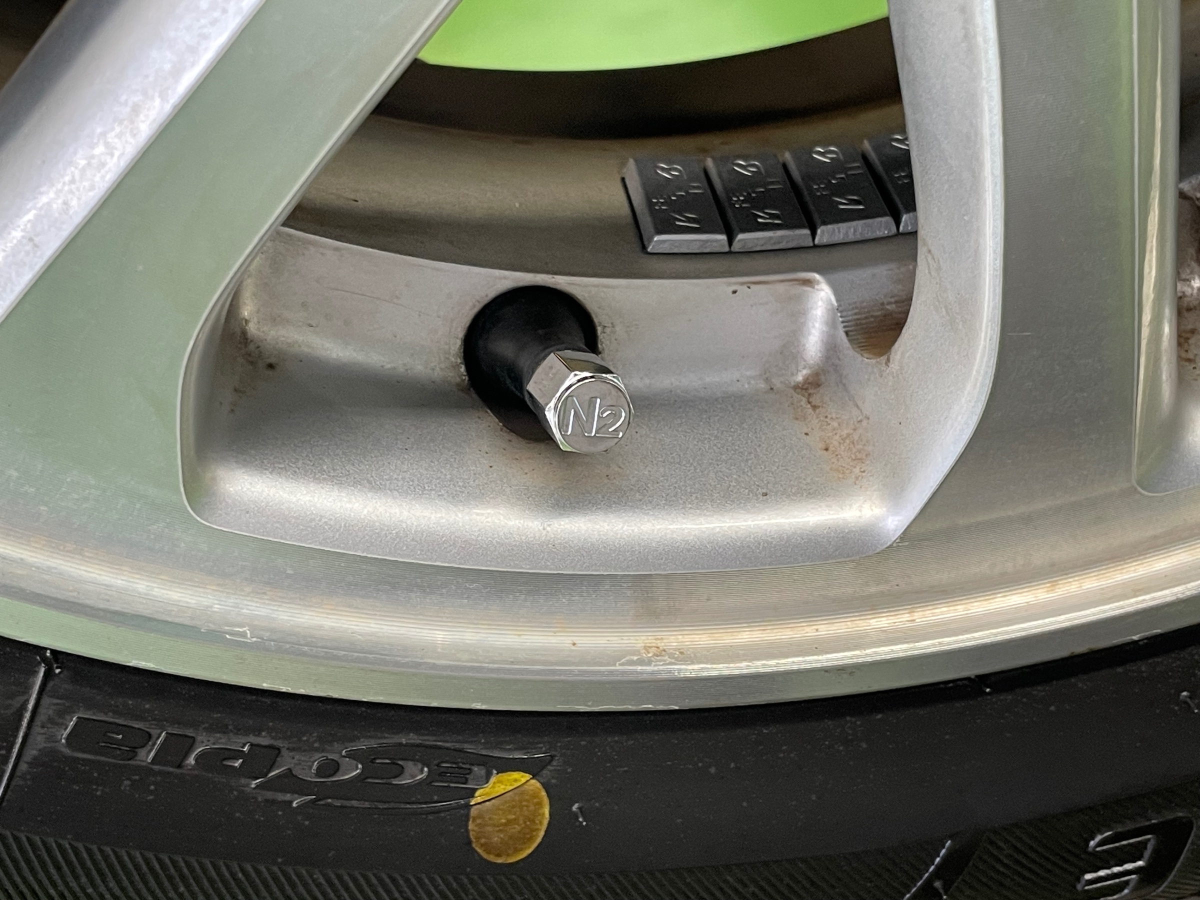 タイヤ館土山 ホンダ N-BOXカスタム JF1　タイヤ交換