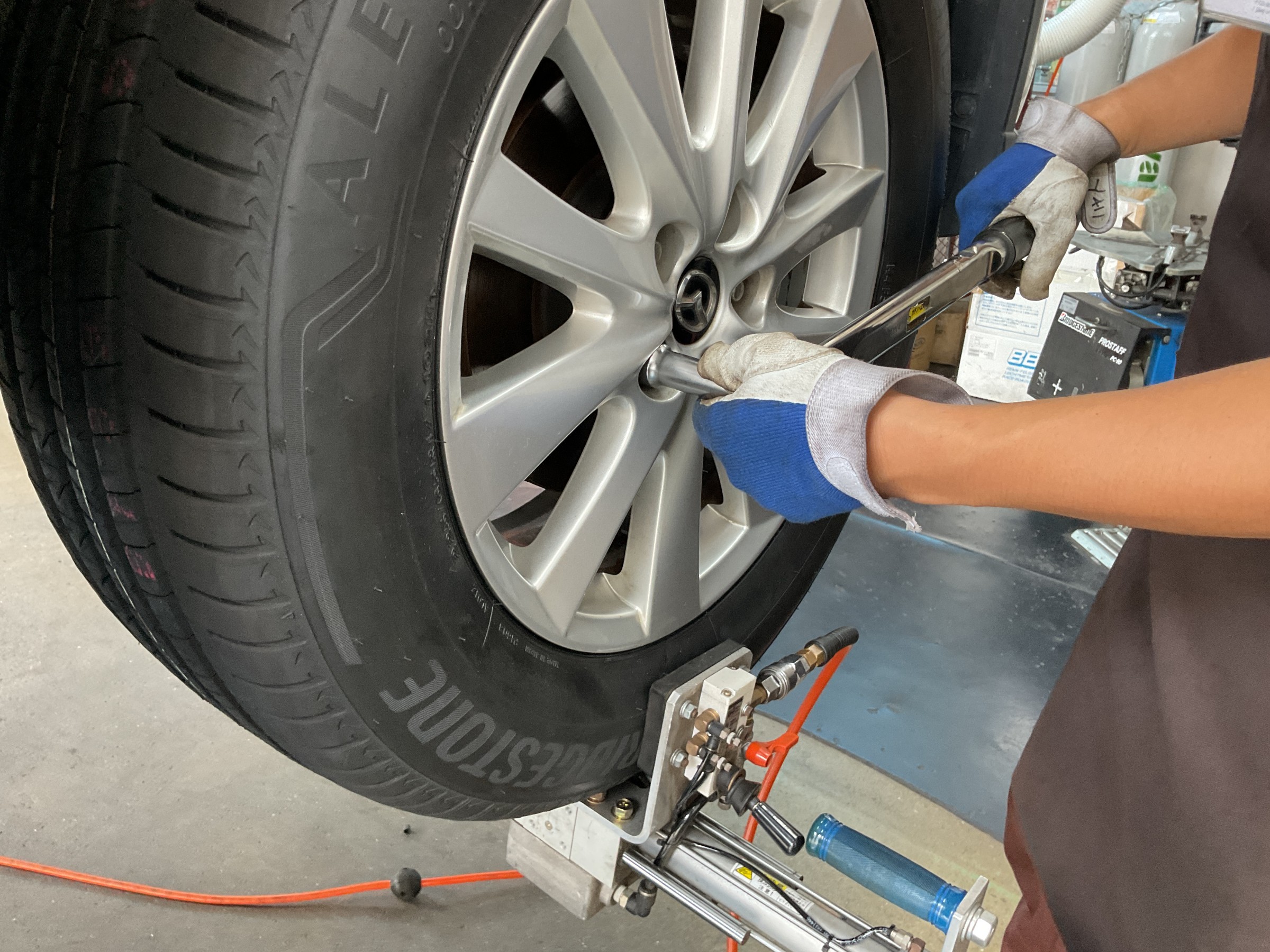 タイヤ館三原　タイヤ交換