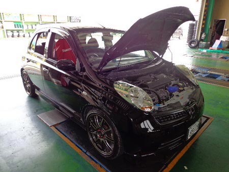 Ｋ12マーチ ニスモ ヴェルディナエキゾースト取り付け – NISMO パフォーマンスセンタースタッフブログ
