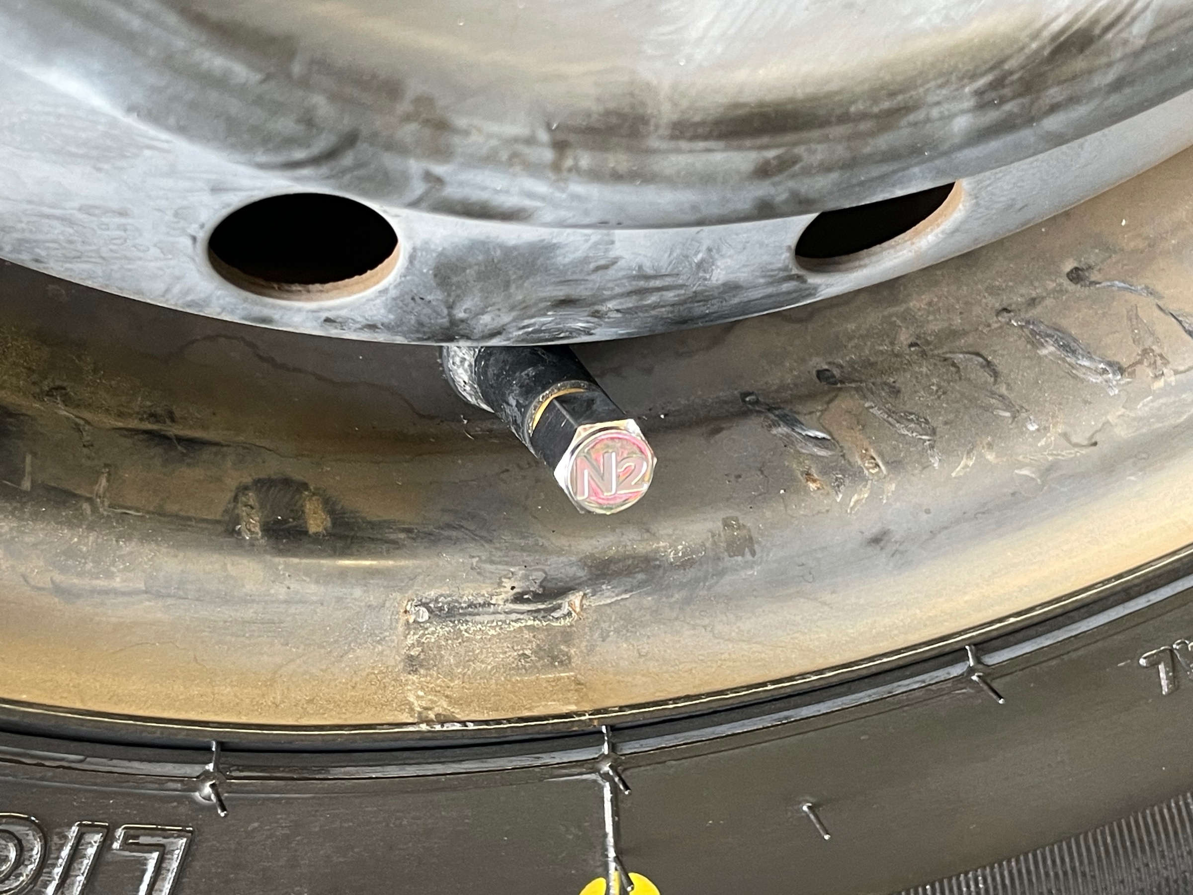 タイヤ館土山　スズキ エブリィワゴン DA17W　タイヤ交換