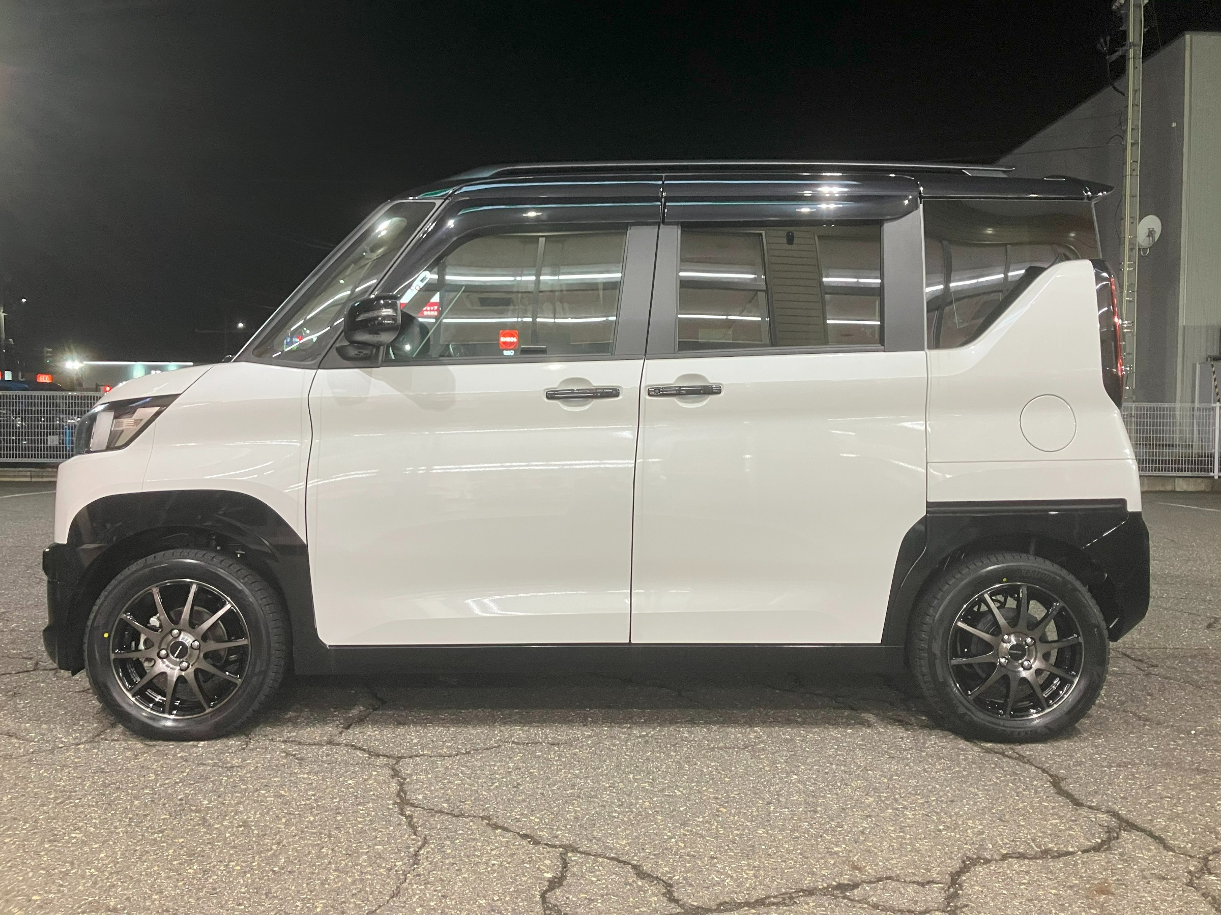 ミツビシ・デリカミニ/アルミセット装着】スタッドレスのホイールは