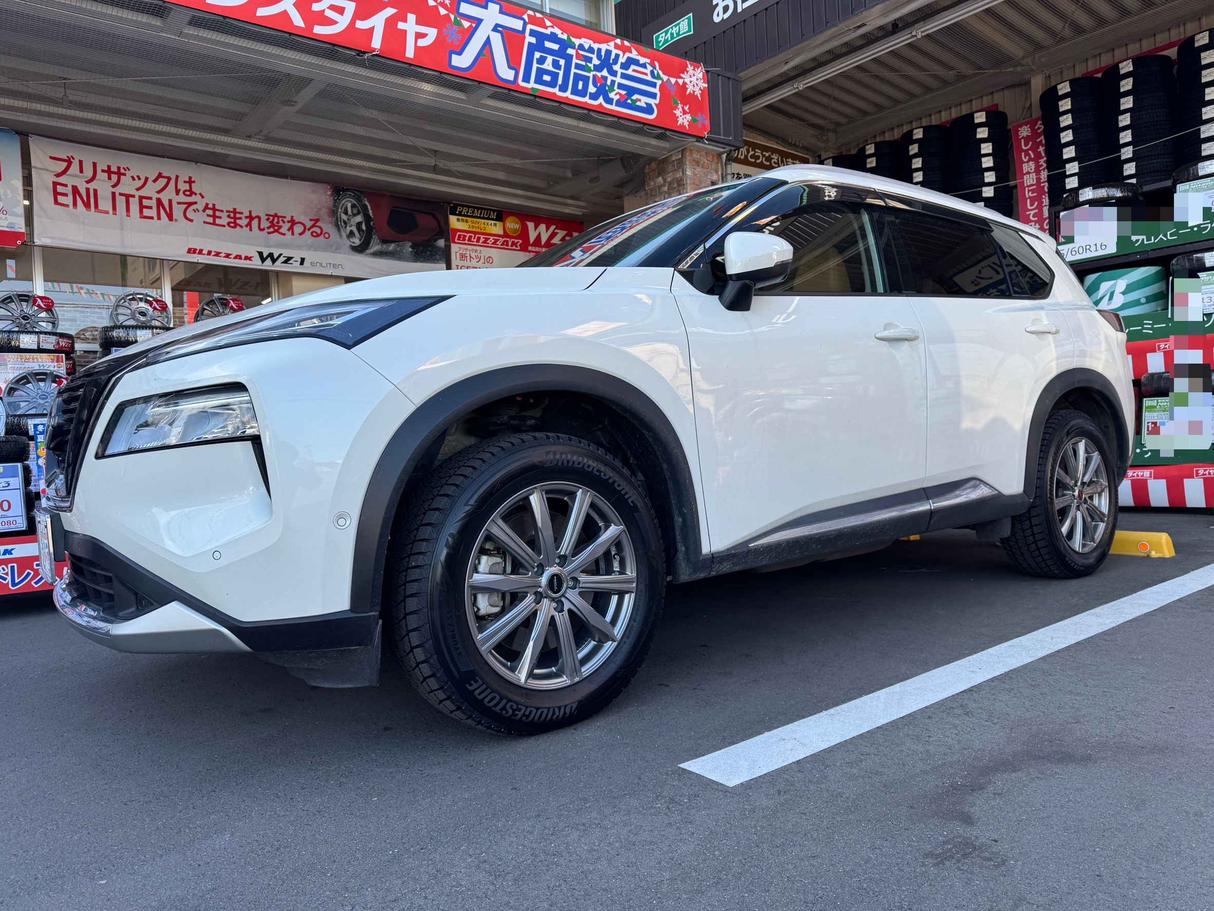 エクストレイル　スタッドレス　アルミ付き ニッサン T33 エクストレイル】スタッドレスアルミセットお取り付け