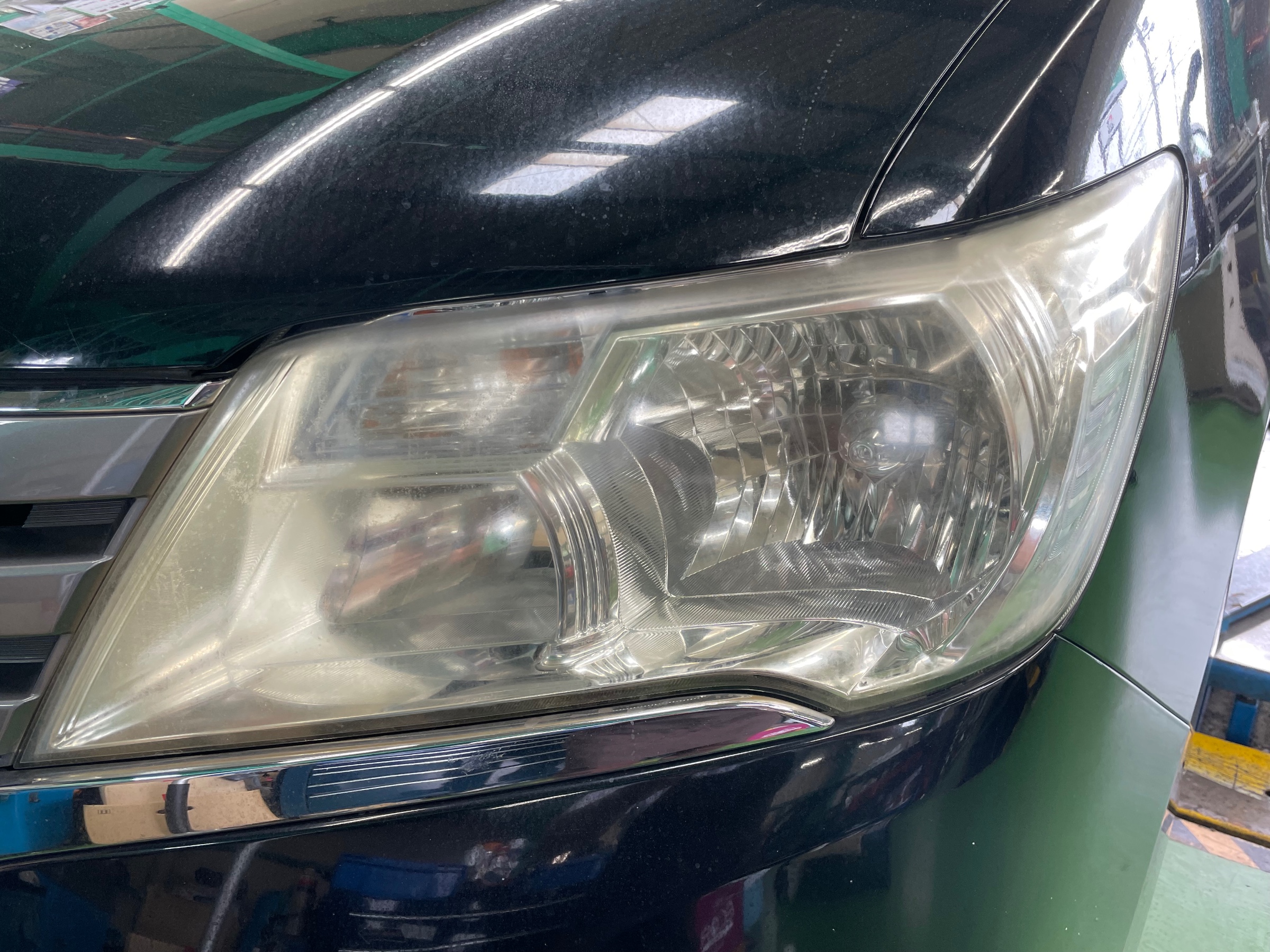 タイヤ館土山 日産 セレナ HC26　ヘッドライトコーティング施工