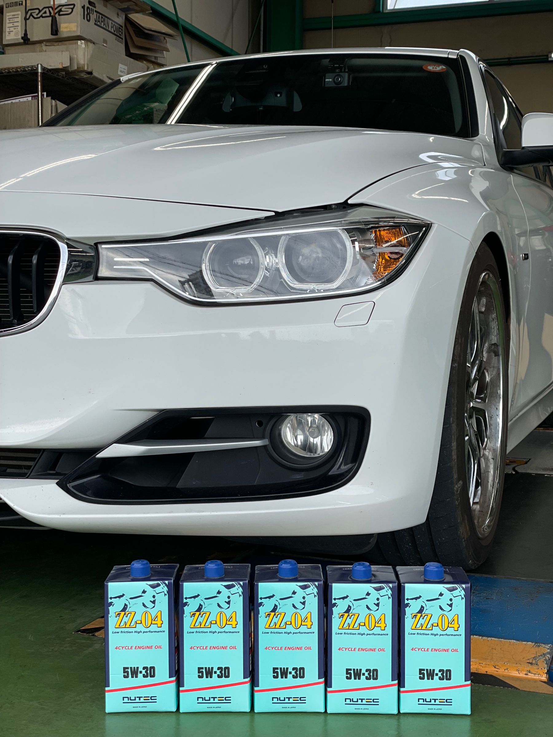 タイヤ館土山 BMW 320i F30　エンジンオイル交換