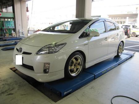 プリウスに人気の車高調 トヨタ プリウス その他 パーツ取付 サスペンション取付 サービス事例 タイヤ館 奈良 奈良県のタイヤ カー用品ショップ タイヤからはじまる トータルカーメンテナンス タイヤ館グループ