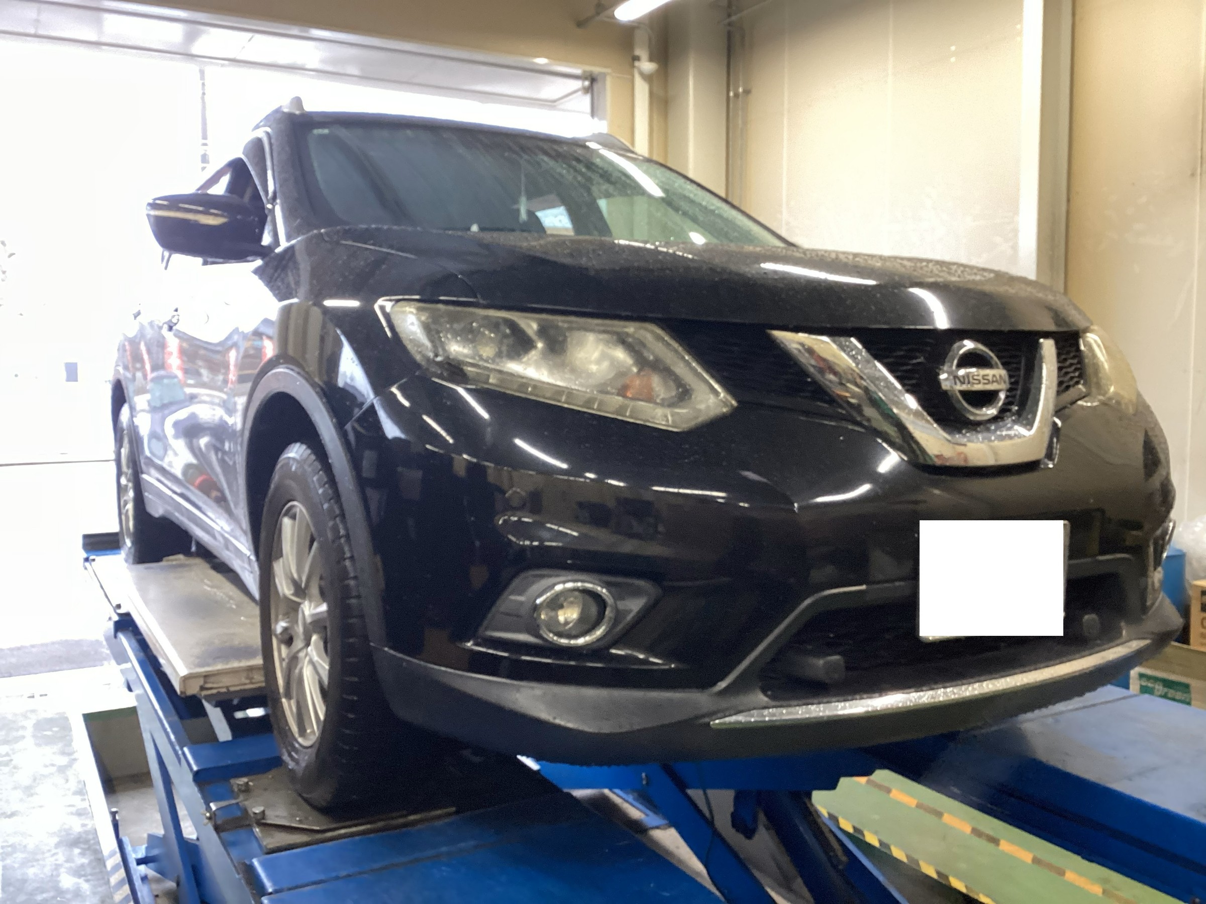 日産 エクストレイル タイヤ交換作業（ブリザック DM-V3）+