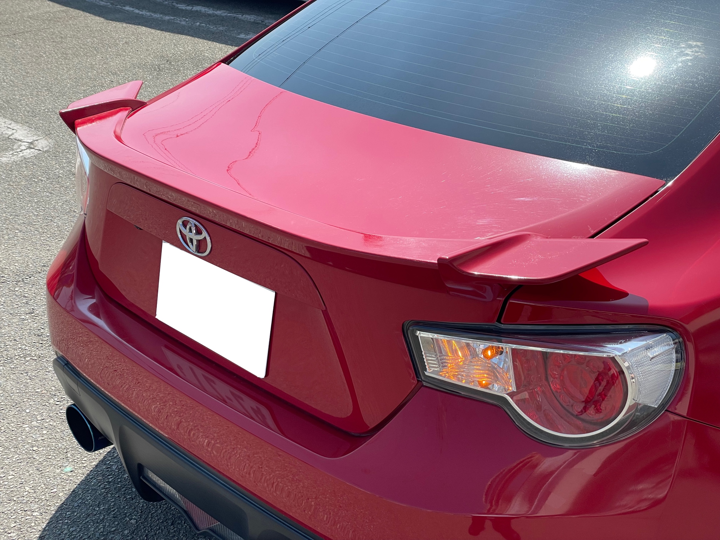 タイヤ館土山　トヨタ 86 ZN6　リアトランクスポイラー交換