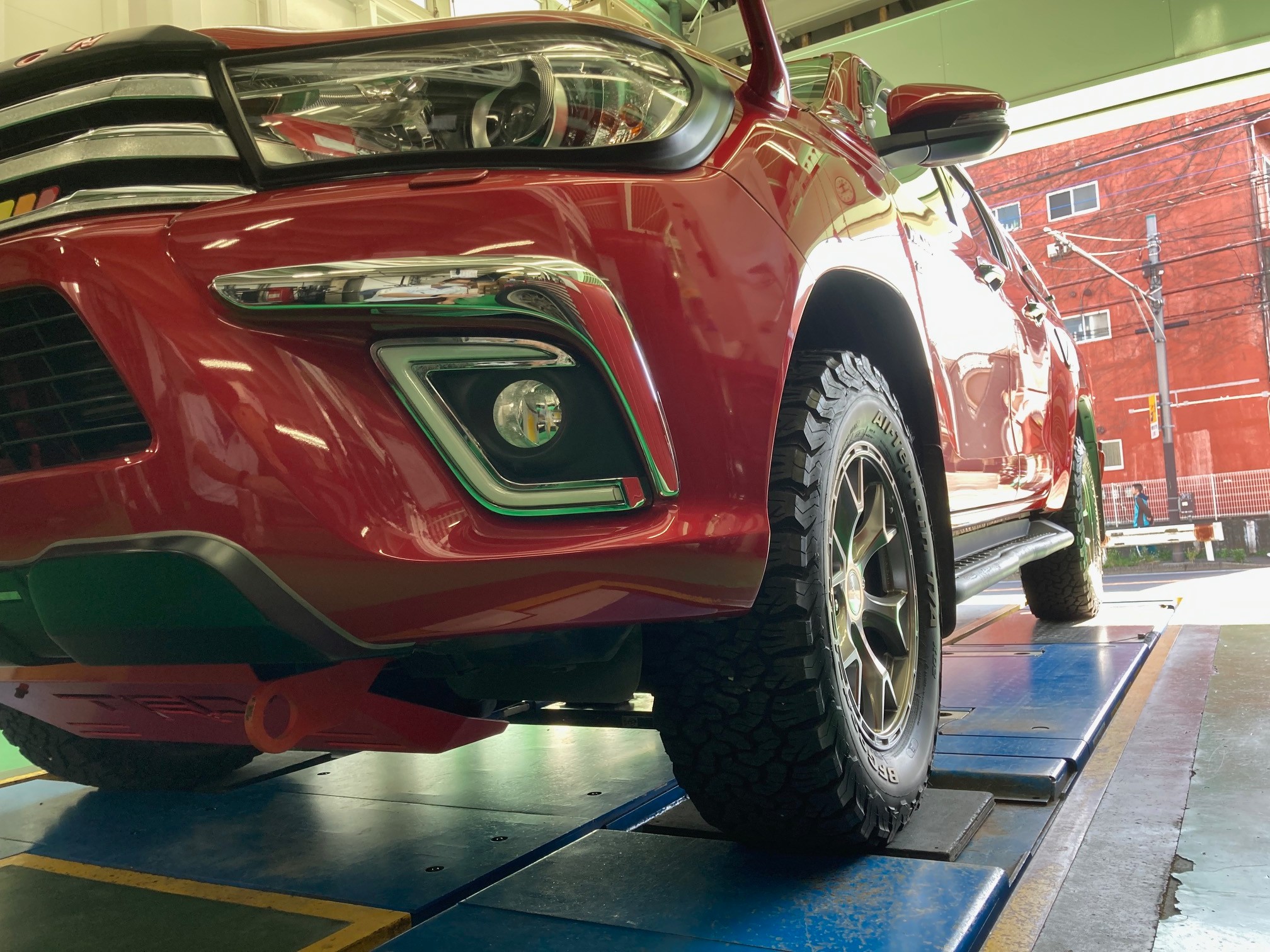 ハイラックス ブリザック DM-V3 装着 | 店舗おススメ情報 | タイヤ館