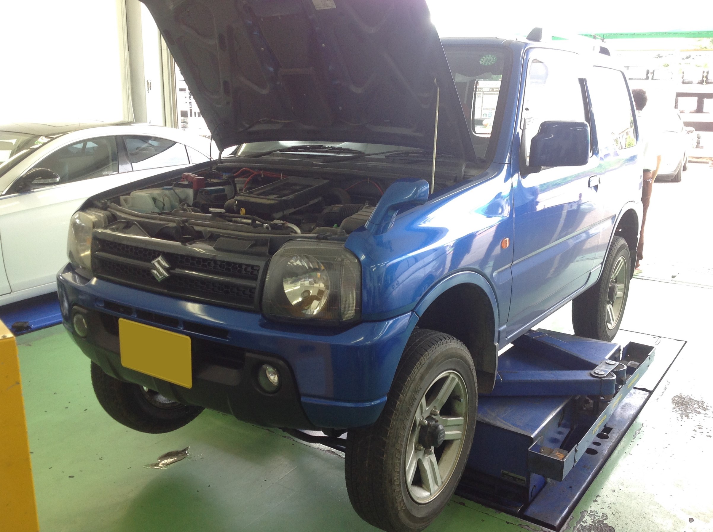 スズキ ジムニー Jb23 フォグライト交換 フラッシングを施工しました スズキ ジムニー その他 パーツ取付 各種用品取付 サービス事例 タイヤ館 土浦北インター 茨城県のタイヤ カー用品ショップ タイヤからはじまる トータルカーメンテナンス タイヤ館