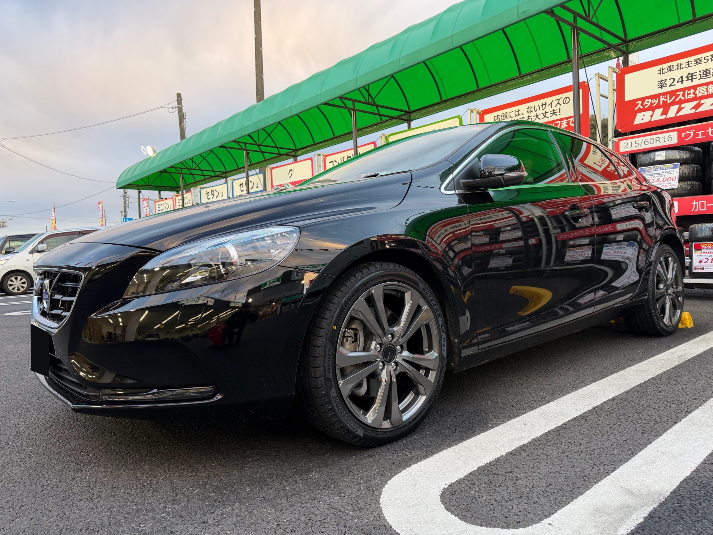 VOLVO V40 スタッドレスタイヤホイールセット取付 | 店舗おススメ情報