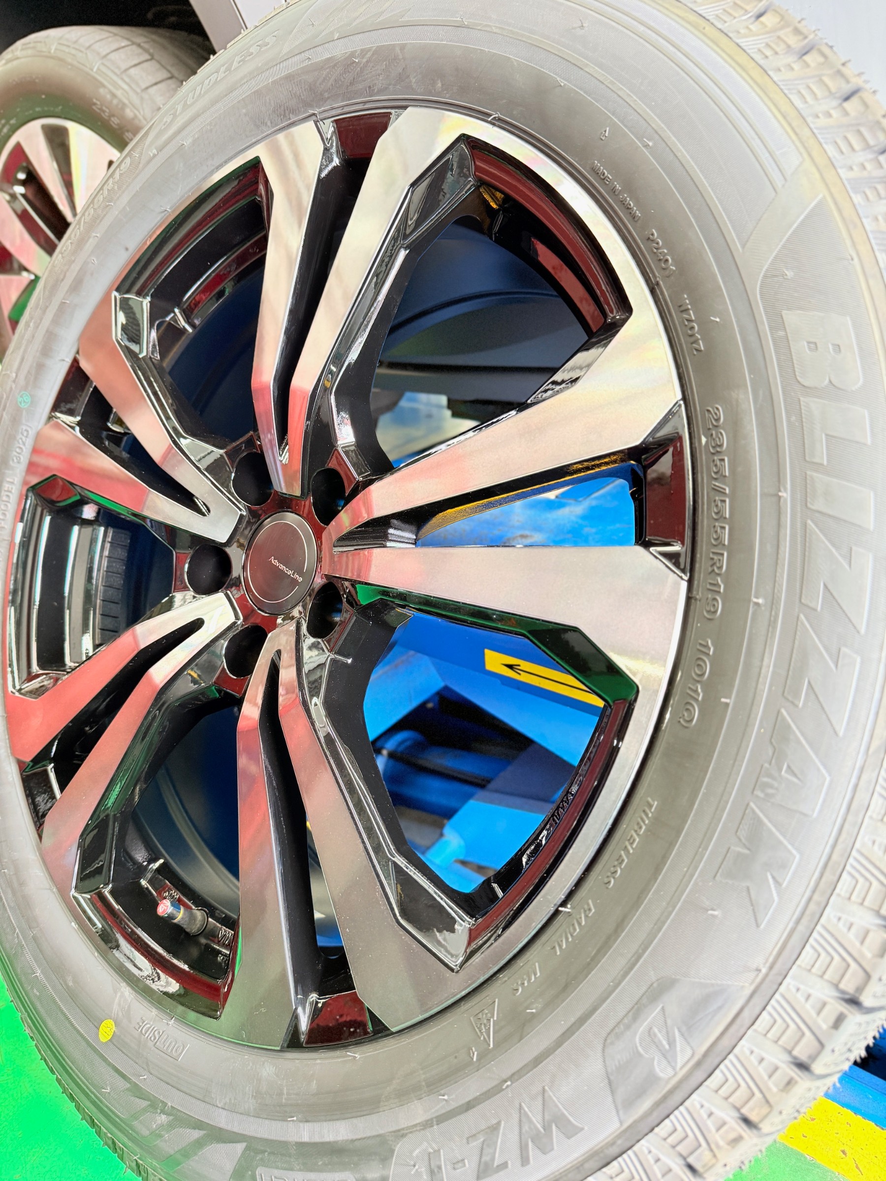 フォルクスワーゲン ID.4 スタッドレス装着です | 店舗おススメ情報