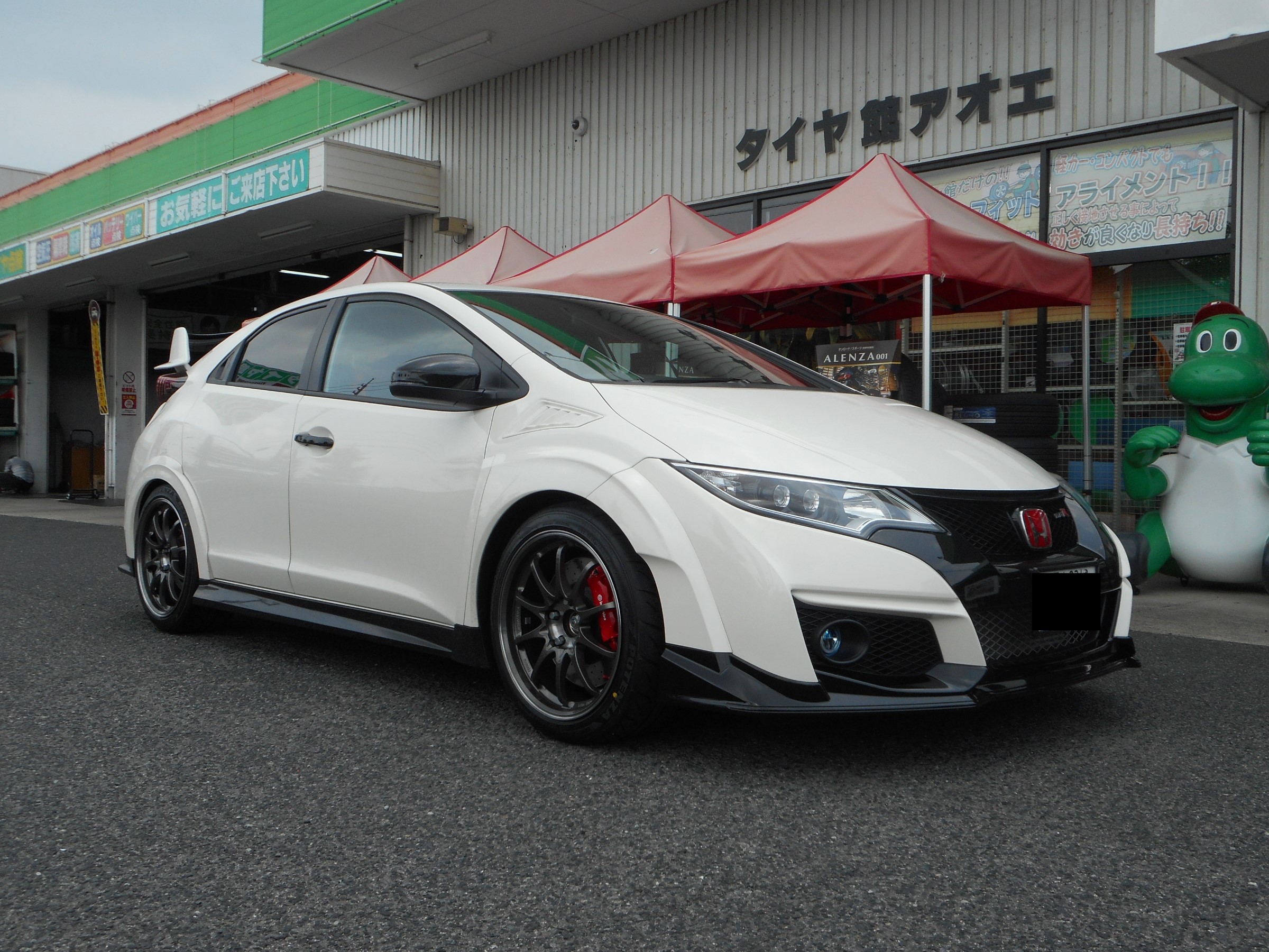 今日の１台 シビック Type R Fk2 ホンダ シビック タイヤ タイヤ ホイール関連 窒素ガス充填 サービス事例 タイヤ館 アオエ タイヤからはじまる トータルカーメンテナンス タイヤ館グループ