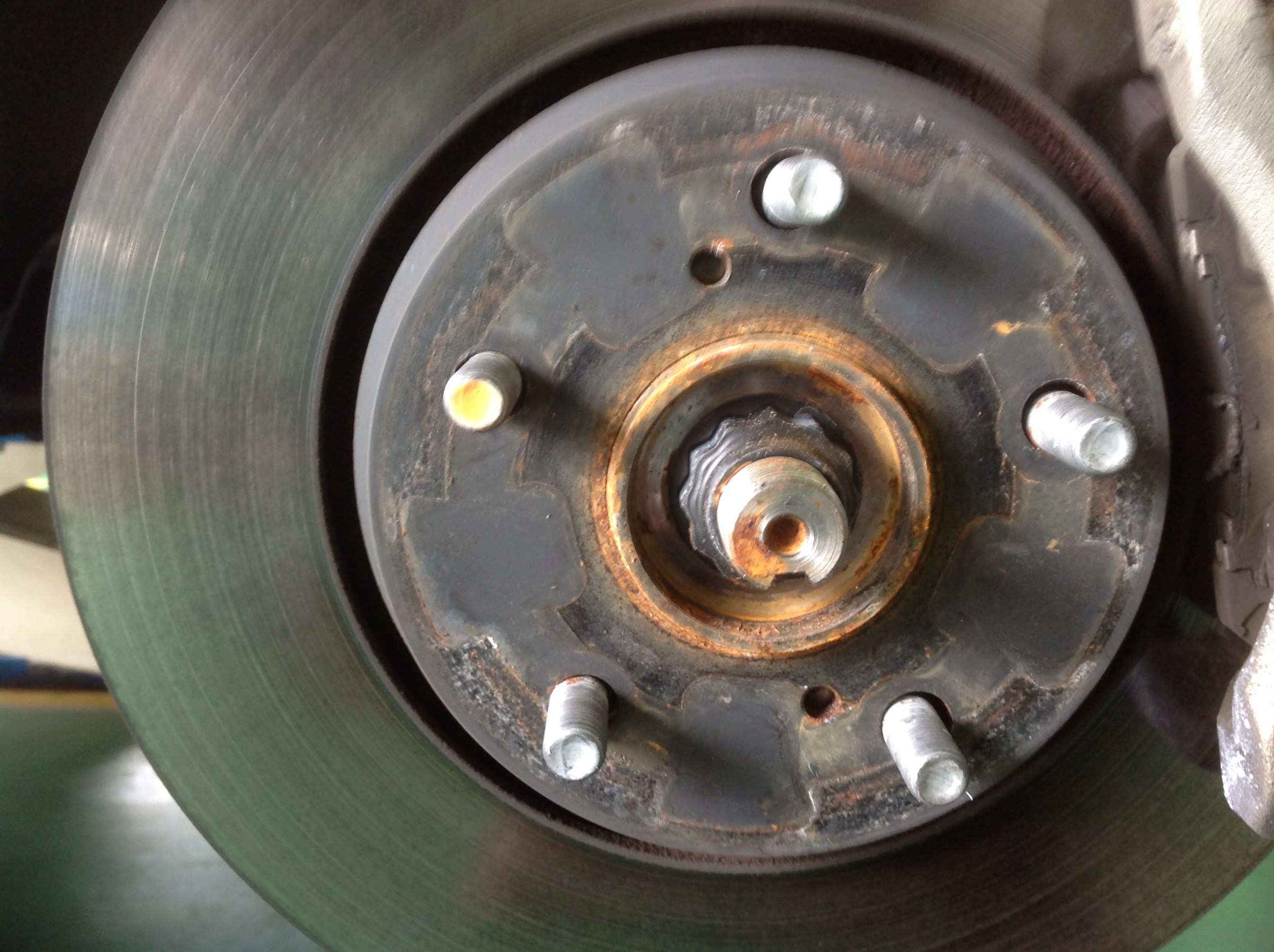 周りは綺麗目ですが、その真ん中は・・・？