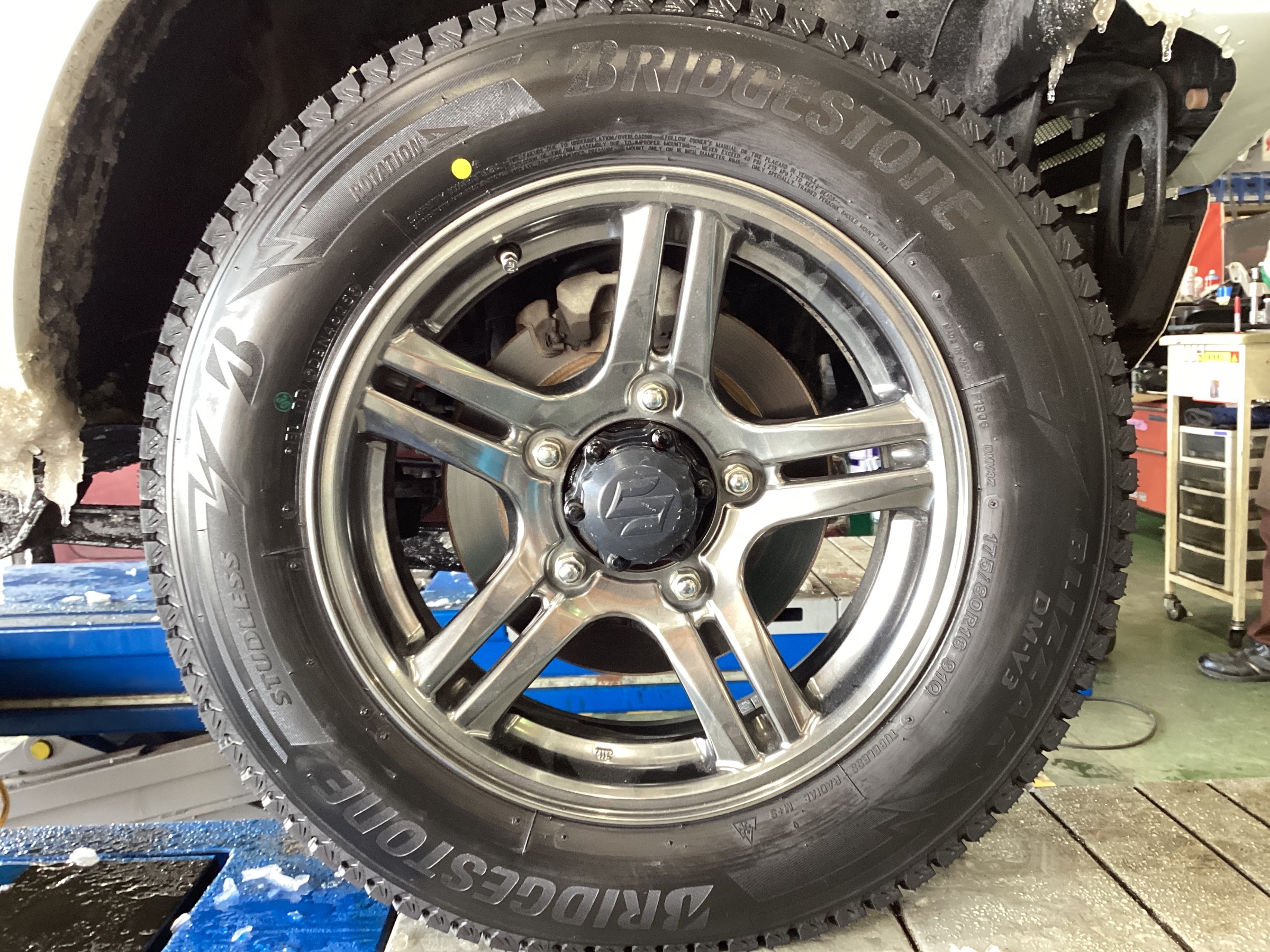 SUZUKI Jimny BLIZZAK DM-V3 | 店舗おススメ情報 | タイヤ館 恵庭