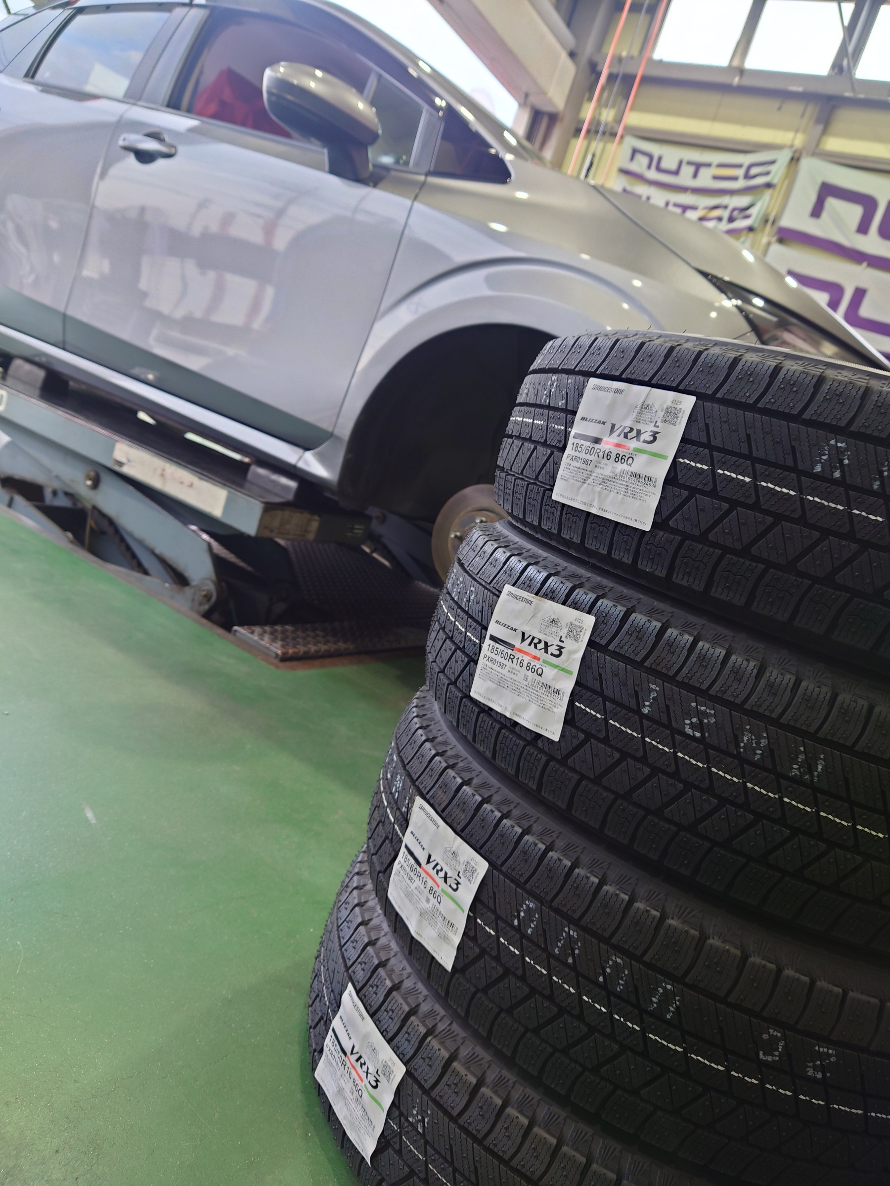 NISSAN ノート(E13) スタッドレスタイヤ交換 ブリザックVRX3 185/60R16