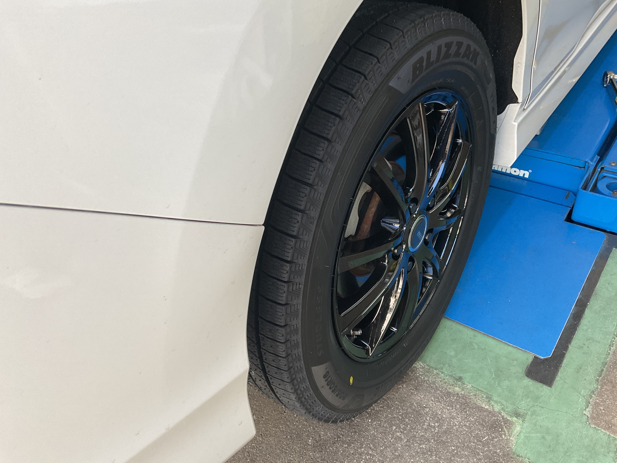 タイヤ交換　タイヤ館三原