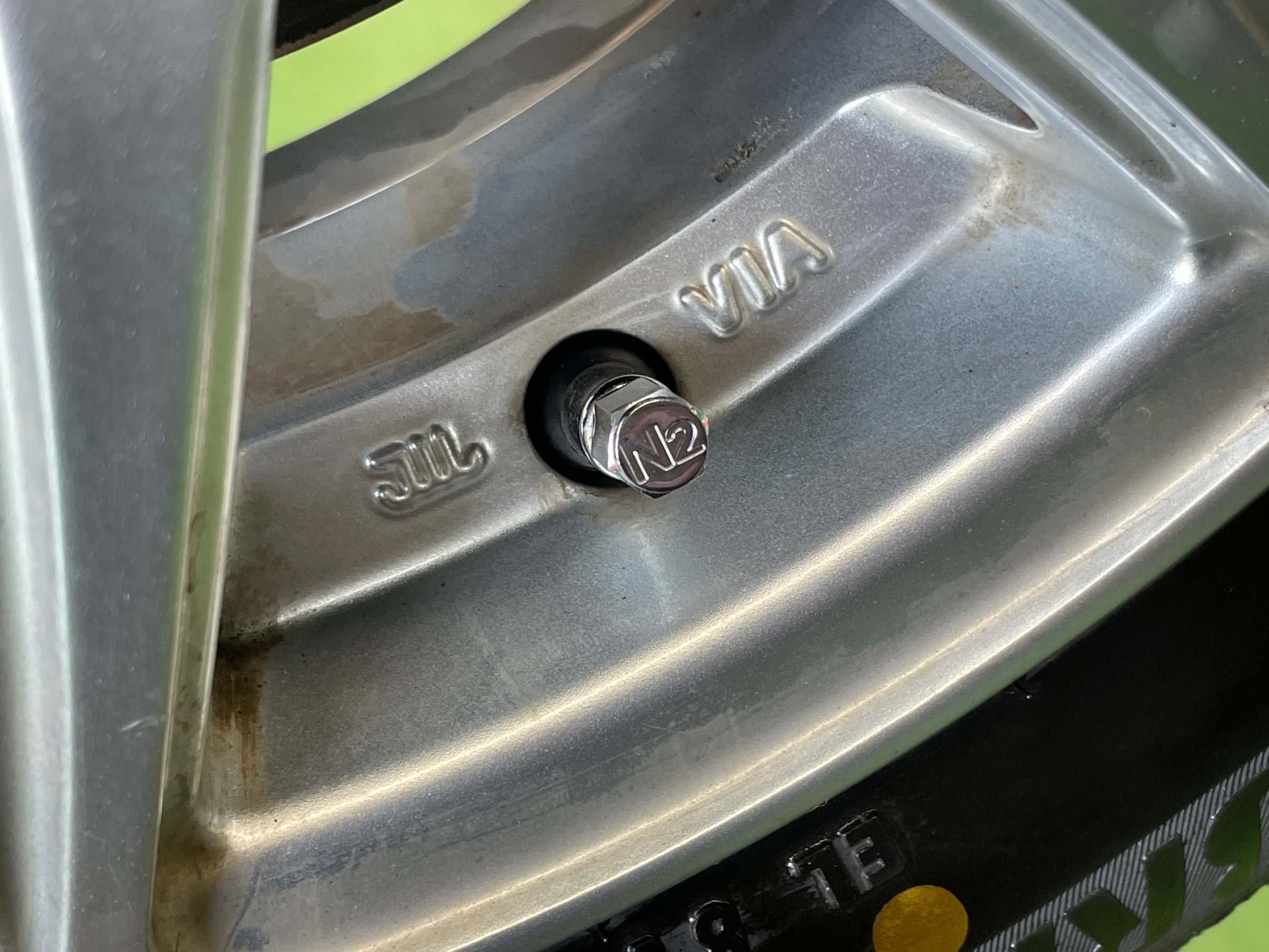 タイヤ館土山 ホンダ N-BOXカスタム JF5　スタッドレスタイヤ交換〈VRX3装着〉