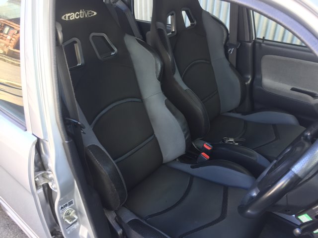 通勤車 ミラ シート交換 ダイハツ ミラ その他 パーツ取付 各種用品取付 今日の谷田部店 タイヤ館 つくば谷田部 茨城県のタイヤ カー用品ショップ タイヤからはじまる トータルカーメンテナンス タイヤ館グループ