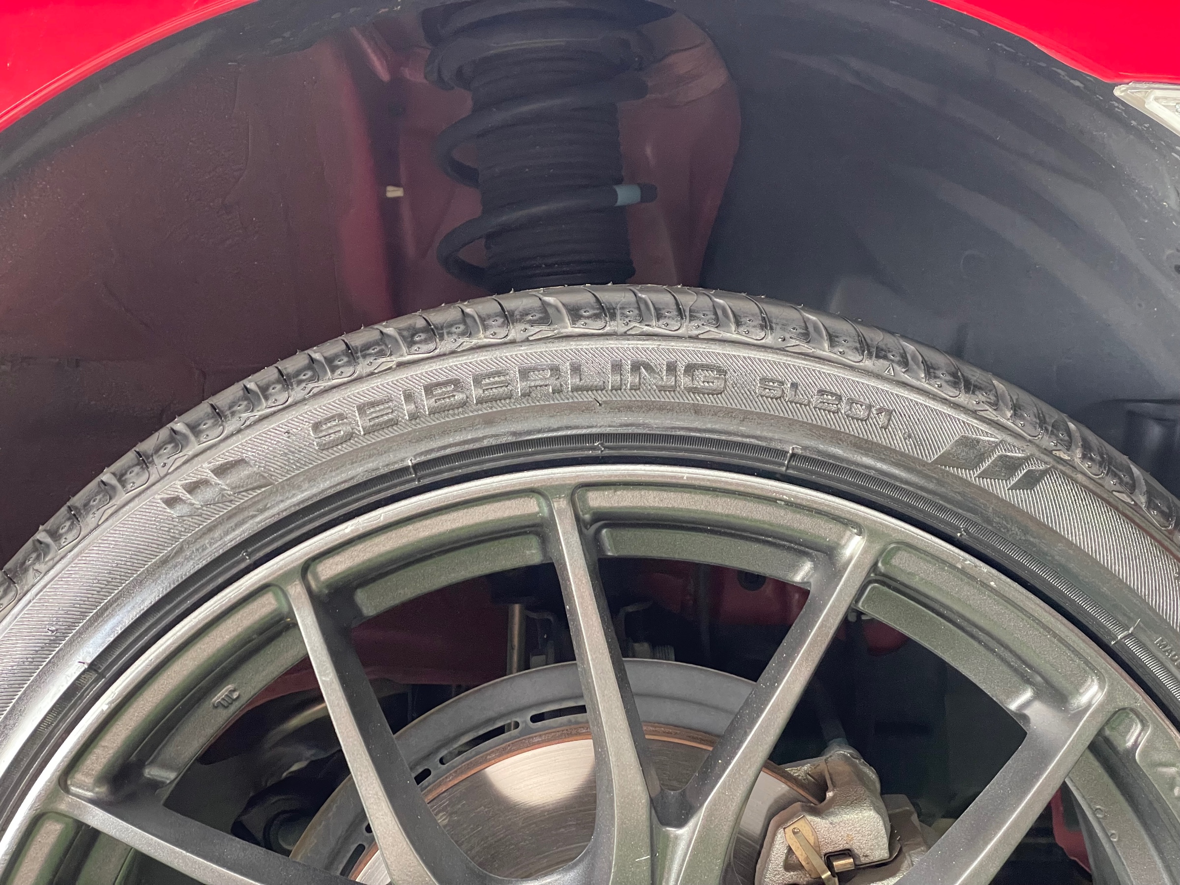 タイヤ館土山　トヨタ 86 ZN6　タイヤ交換