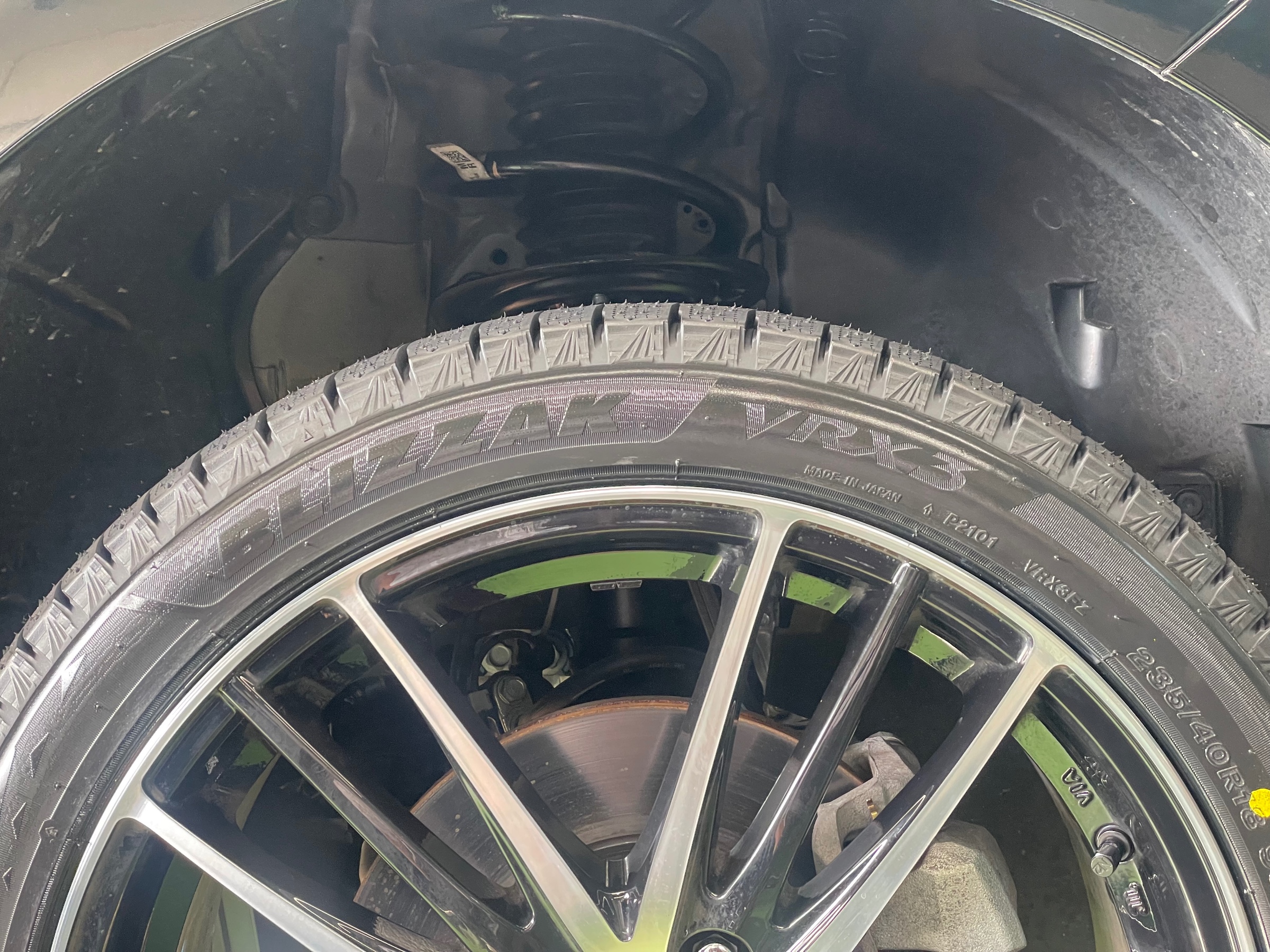 タイヤ館土山　ホンダ シビック FL4　スタッドレスタイヤ交換〈VRX3装着〉