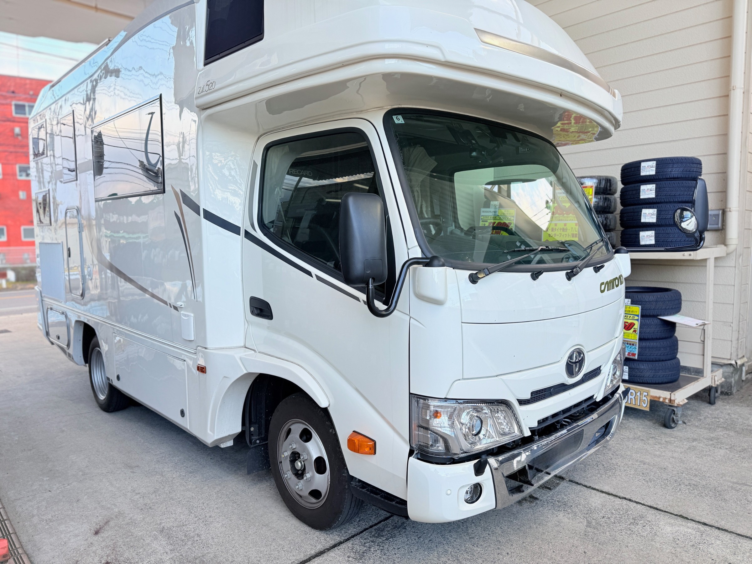 【ヨッシー2】カムロード/キャンピングカー/スタッドレスタイヤ6本セット ヨッシー2】カムロード/キャンピングカー/スタッドレスタイヤ6本セット