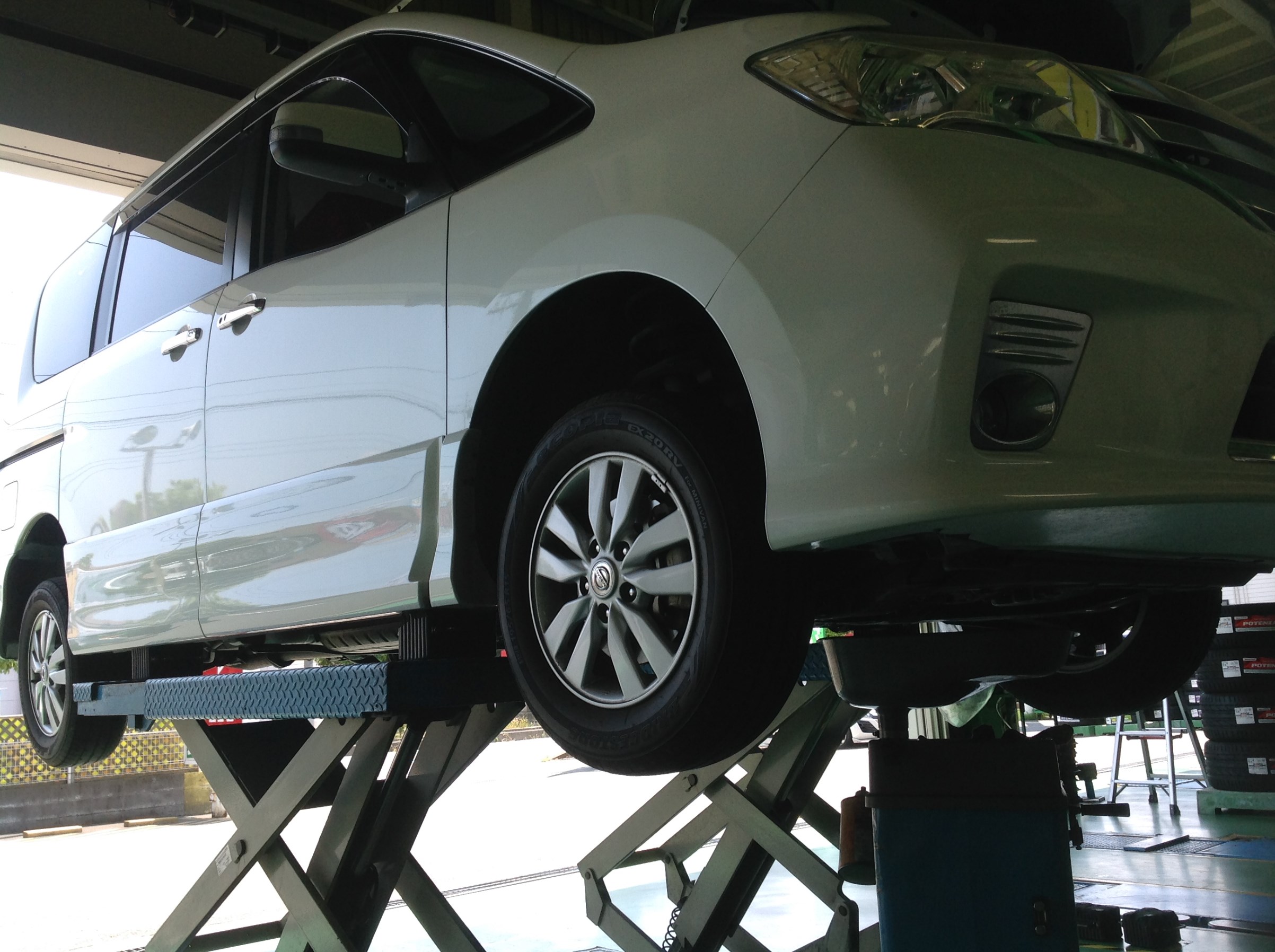 前からのアングル